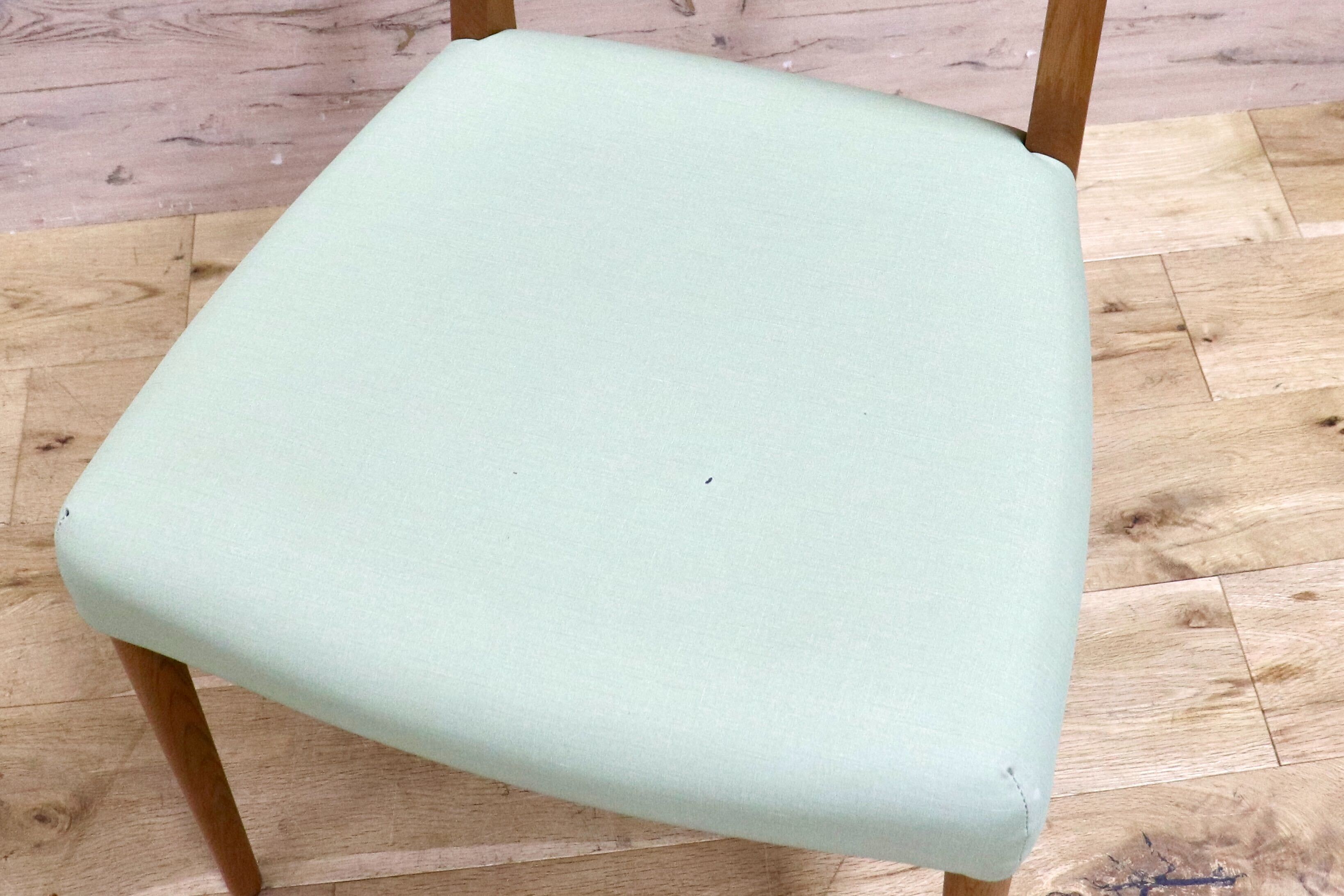 GMHK556B○karimoku / カリモク CT6115 ダイニングチェア 2脚セット アームレスチェア 椅子 シンプル モダン 国産家具 展示品