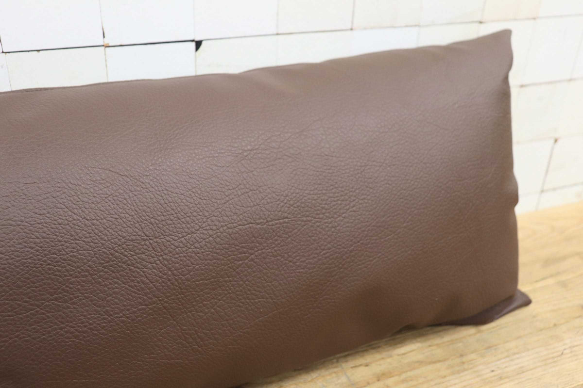 GMJK124◯IDC大塚家具 クッション ロングクッション 長方形 ブラウン 合皮 インテリア モダン 展示品