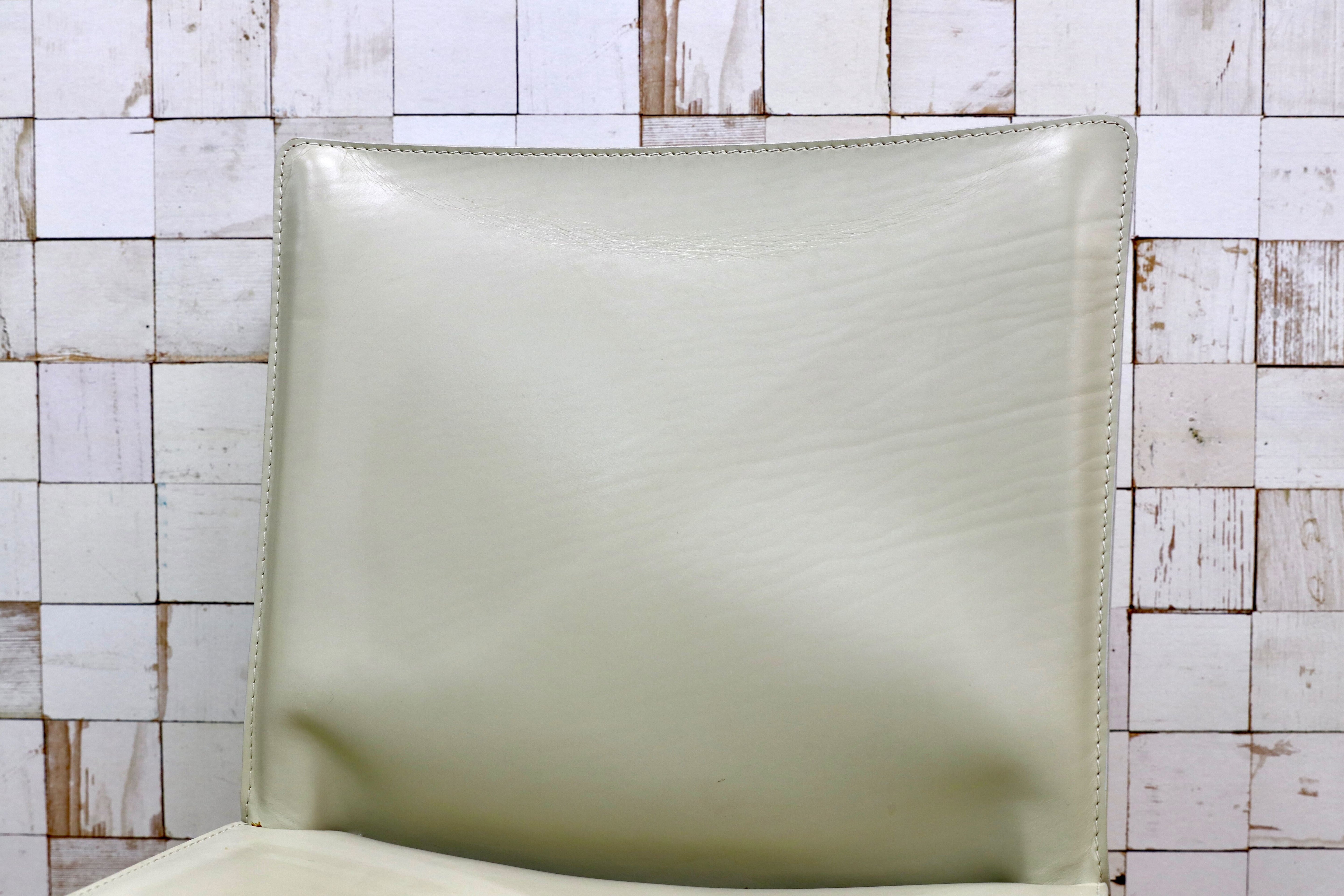 GMIO74E○Cassina / カッシーナ 413 CAB キャブチェア マリオ・ベリーニ 椅子 マットアイボリー レザー イタリアモダン 定価30.8万