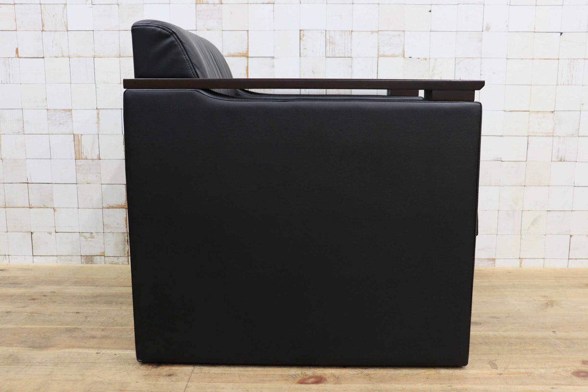 GMJH381C〇ITOKI / イトーキ 本革 1人掛けソファ シングルソファ ブラック 木製アームチェア 応接家具