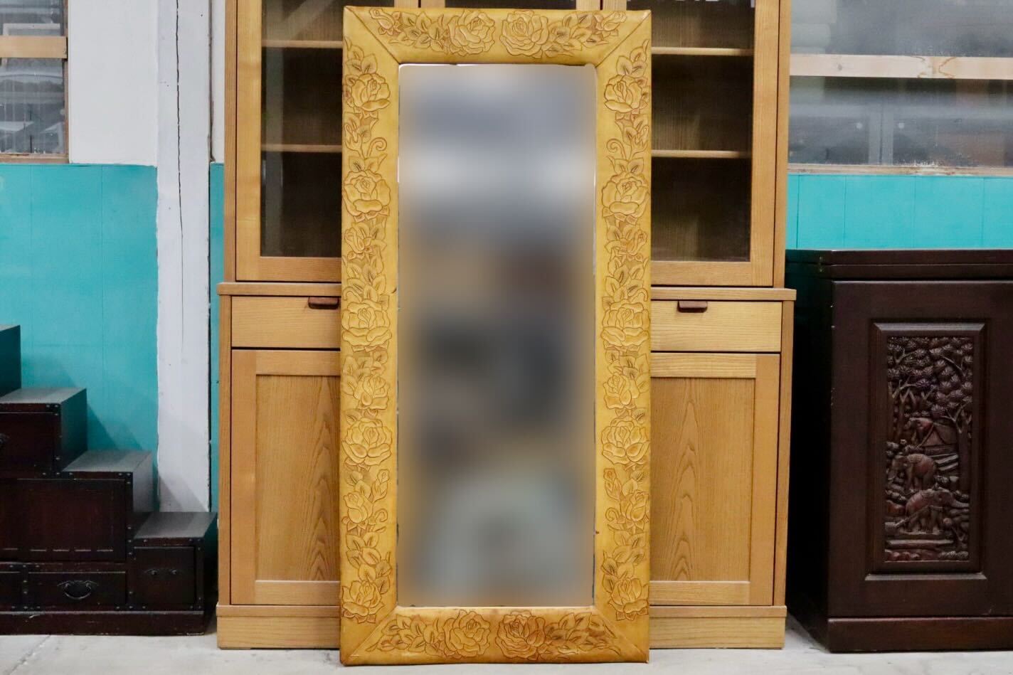 GMIK658○ウォールミラー 壁掛け鏡 姿見 全身鏡 革 レザー カービング 花柄 フローラル レトロ ヴィンテージ