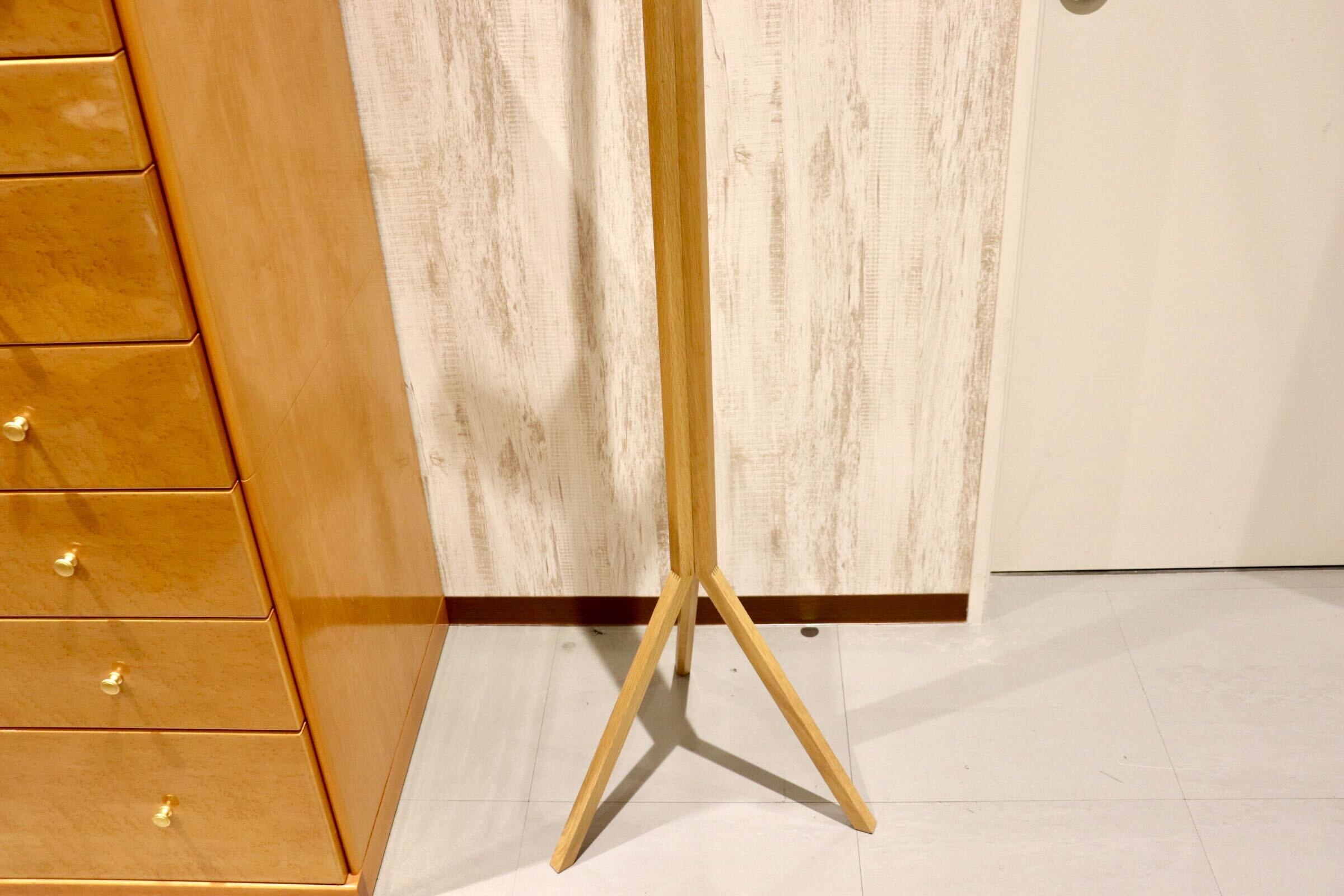 GMIS162◯匠工芸 / TAKUMI ポールハンガー コートハンガー ハンガーラック 帽子掛け オーク材 国産家具 定価約4.8万 展示品