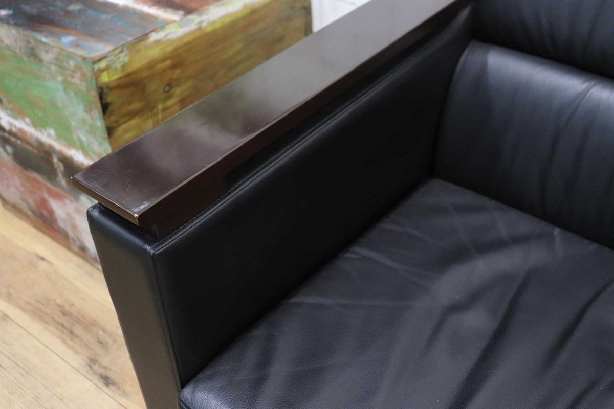 GMJH381D〇ITOKI / イトーキ 本革 1人掛けソファ シングルソファ ブラック 木製アームチェア 応接家具