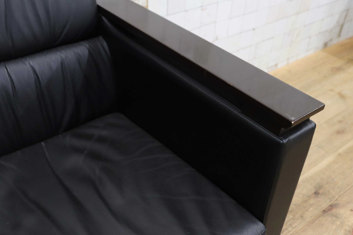 GMJH381D〇ITOKI / イトーキ 本革 1人掛けソファ シングルソファ ブラック 木製アームチェア 応接家具