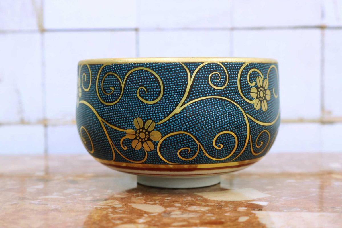 GMJS271D◯九谷焼 良山造 青粒 鉄仙 唐草文 抹茶碗 共箱 茶道具 古美術 金彩 茶器 伝統工芸