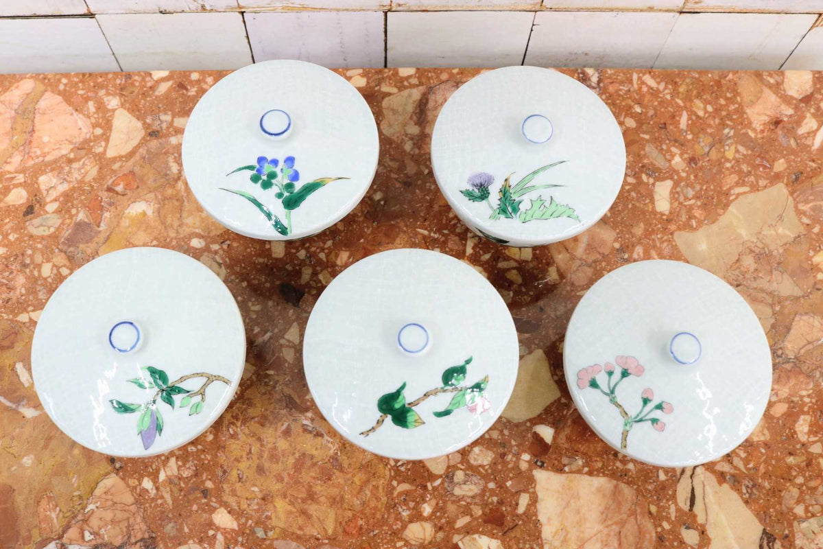 GMJS271E◯有田焼 清秀 蓋付き湯呑み 湯呑 陶器 5客セット 五草花 煎茶道具 茶器 和食器 共箱 伝統工芸