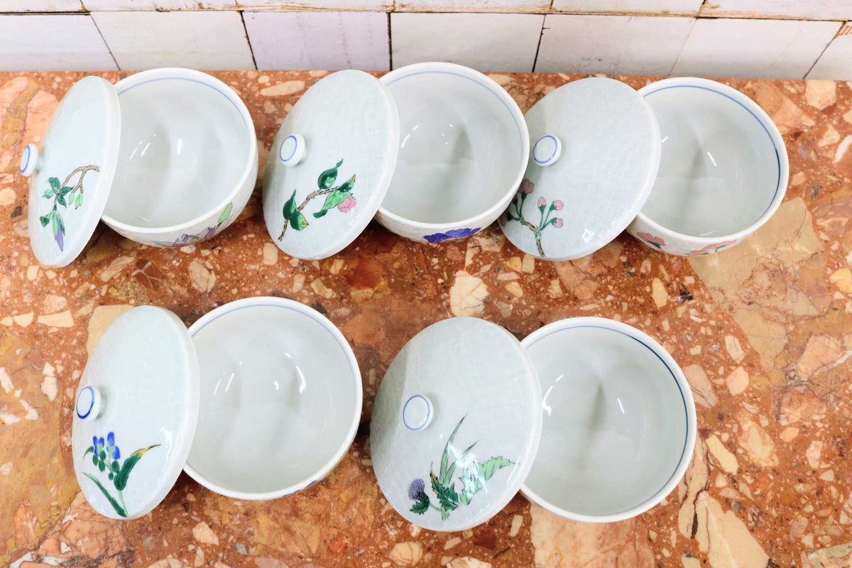 GMJS271E◯有田焼 清秀 蓋付き湯呑み 湯呑 陶器 5客セット 五草花 煎茶道具 茶器 和食器 共箱 伝統工芸