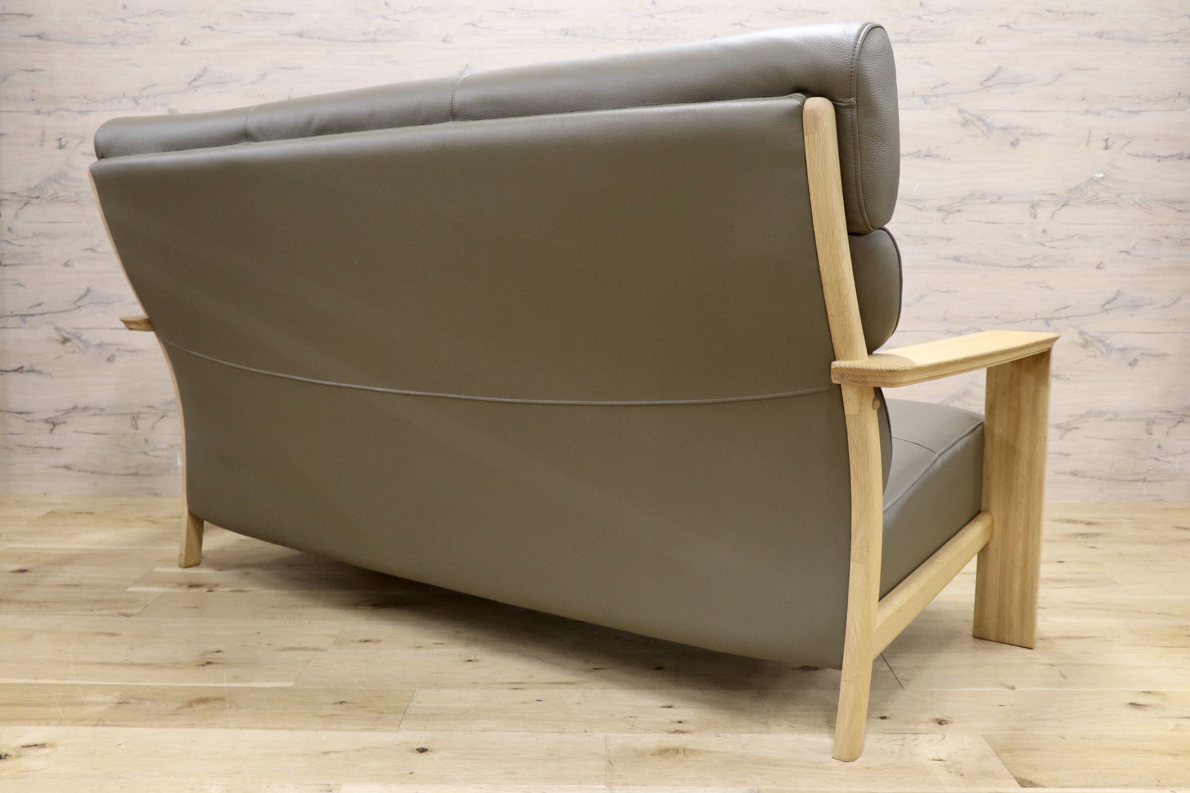 GMJK383○karimoku / カリモク WW4103 3人掛けソファ トリプルソファ モダン ナチュラル 本革 レザー 定価約27万 展示品