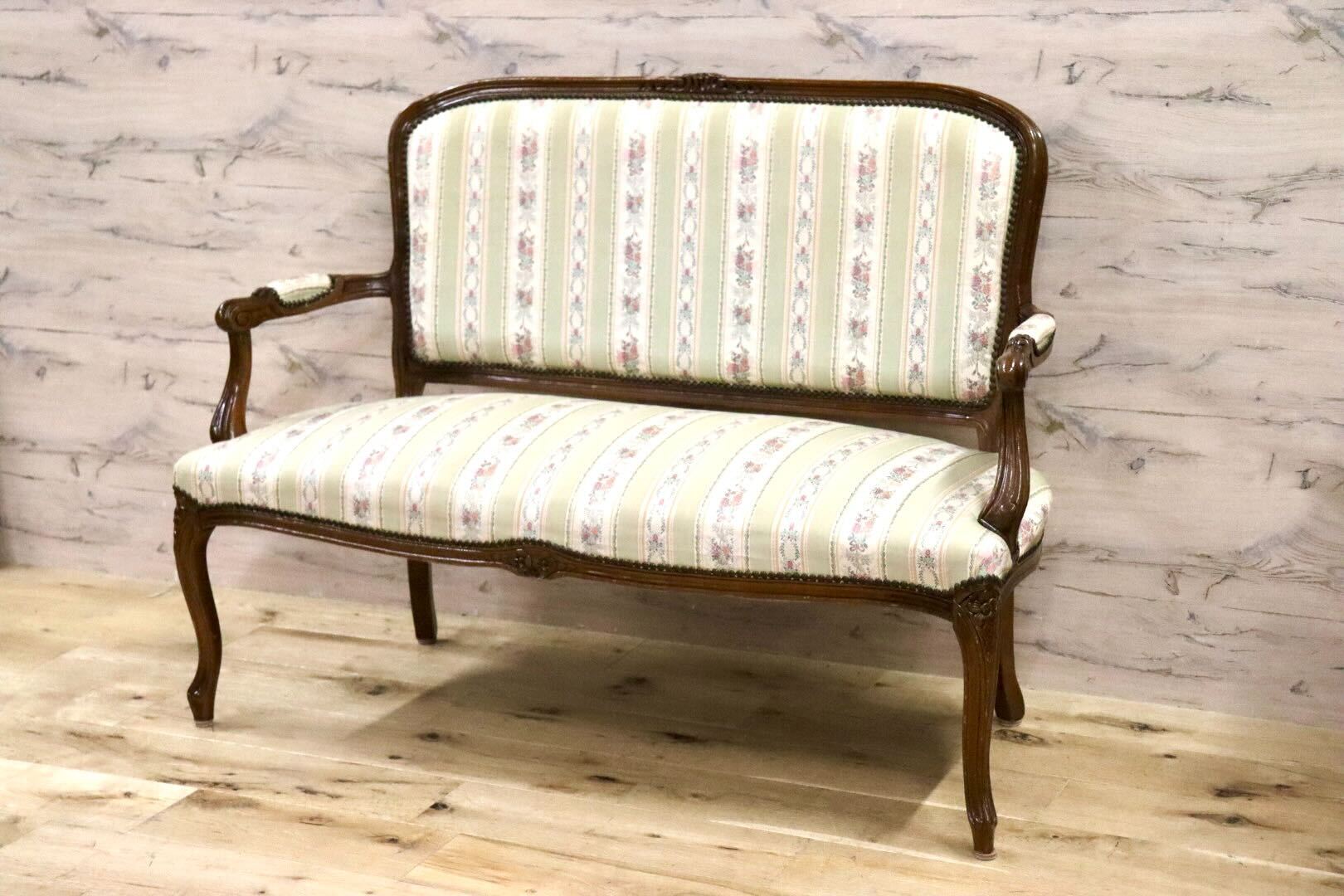 GMGS268○ヴェローナクラシック イタリア製 2人掛けソファ ラブソファ 長椅子 彫刻 鋲打 猫脚 クラシック ファブリック アンティーク