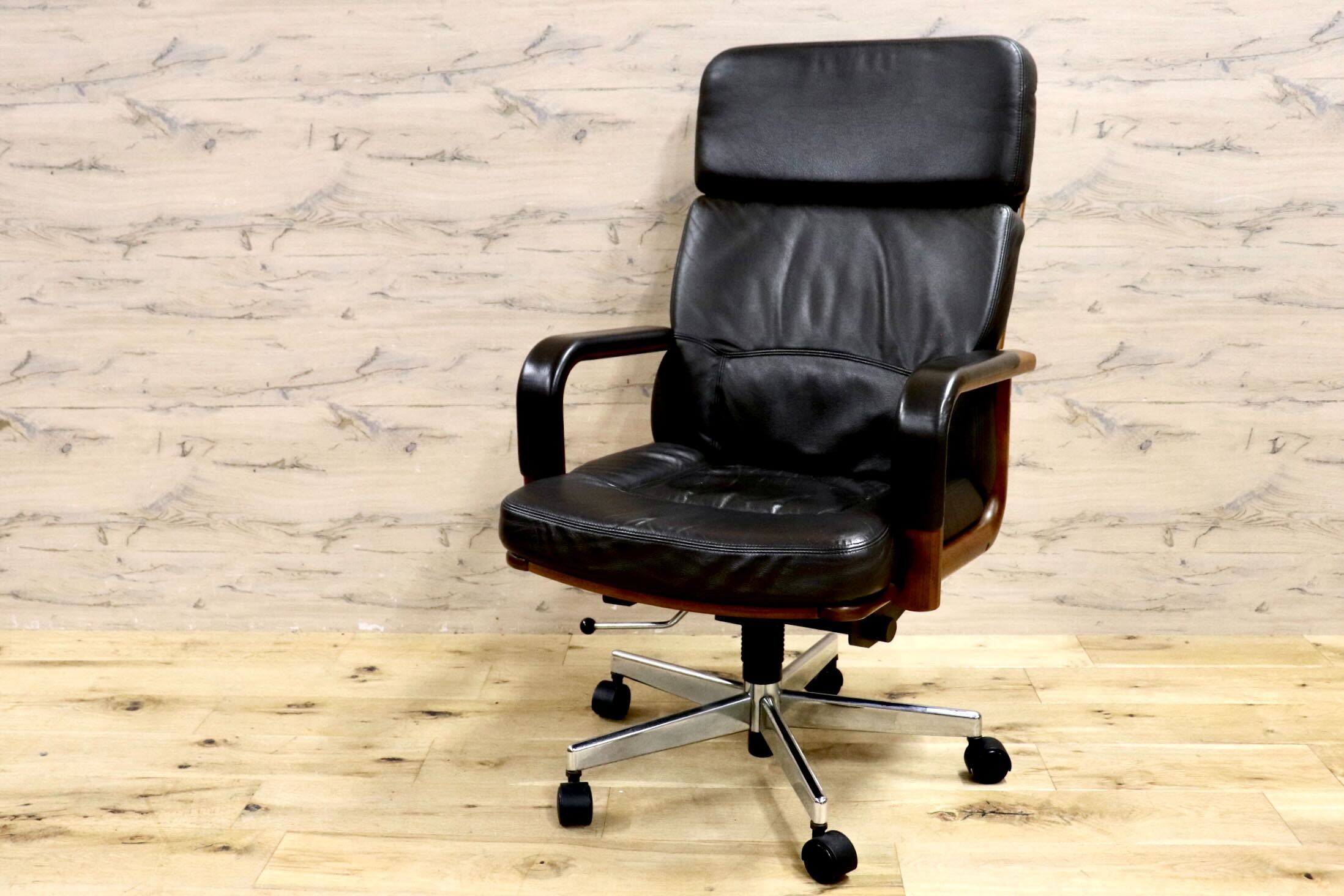 GMIK583○ karimoku / カリモク 黒 本革 デスクチェア オフィスチェア 社長椅子 役員椅子 書斎椅子 ミーティング椅子