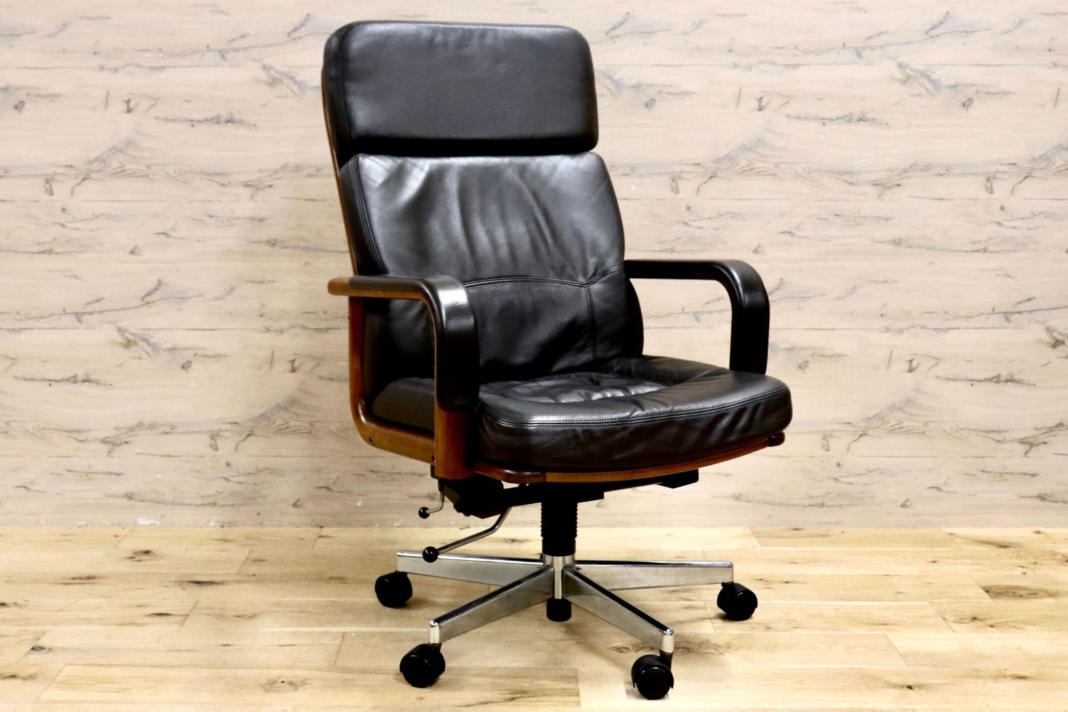 GMIK583○ karimoku / カリモク 黒 本革 デスクチェア オフィスチェア 社長椅子 役員椅子 書斎椅子 ミーティング椅子