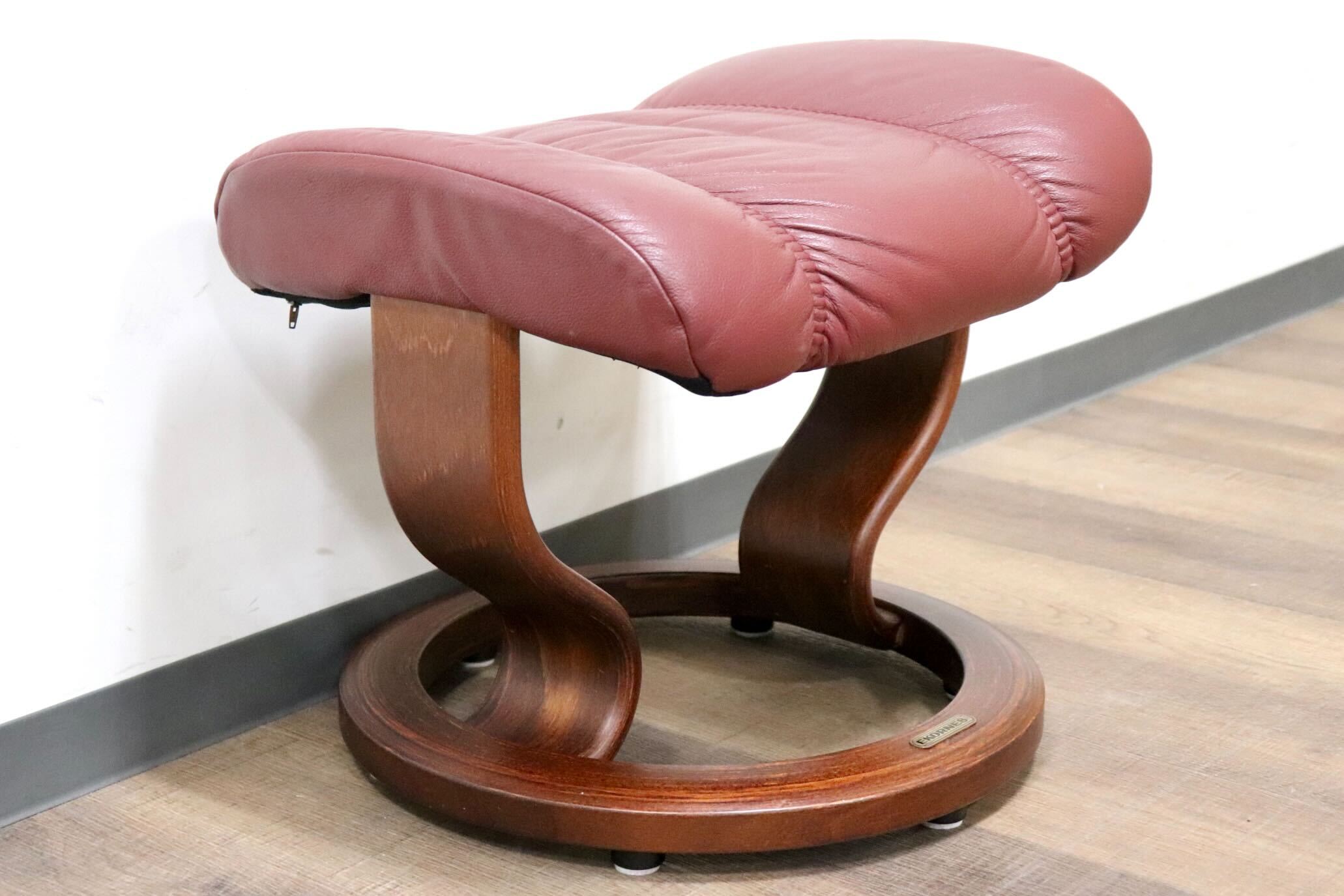 GMGS288A○EKORNES / エコーネス オットマン フットスツール 本革 北欧 ノルウェー ワインレッド