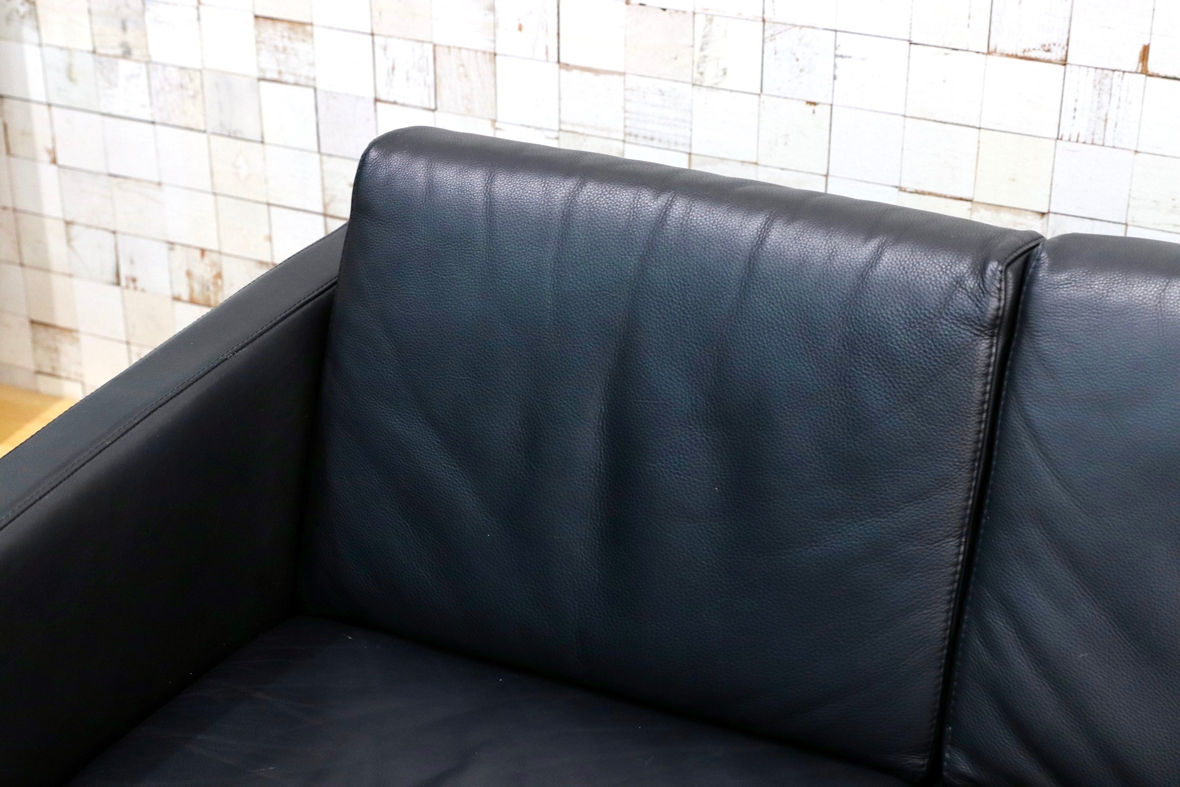 GMJK237E○Gallery-M / ギャラリーM ACTUS アクタス 総本革 3人掛けソファ トリプルソファ ドイツ モダン ブラック ヴィンテージ 約40万