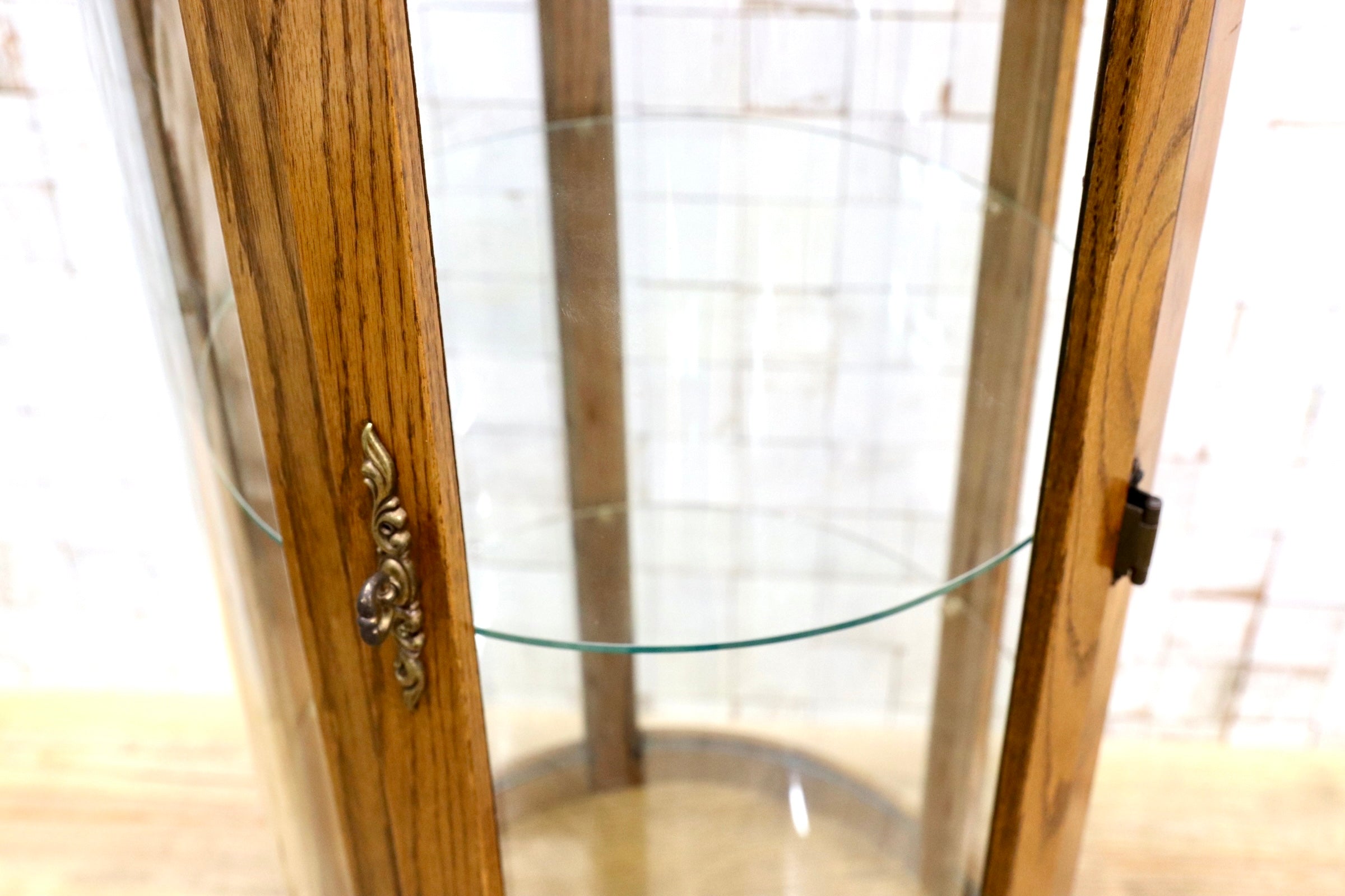 GMJS153○輸入家具 オーク材 カーブガラス キュリオキャビネット 飾り棚 コレクションケース 猫脚 クラシック ヴィンテージ