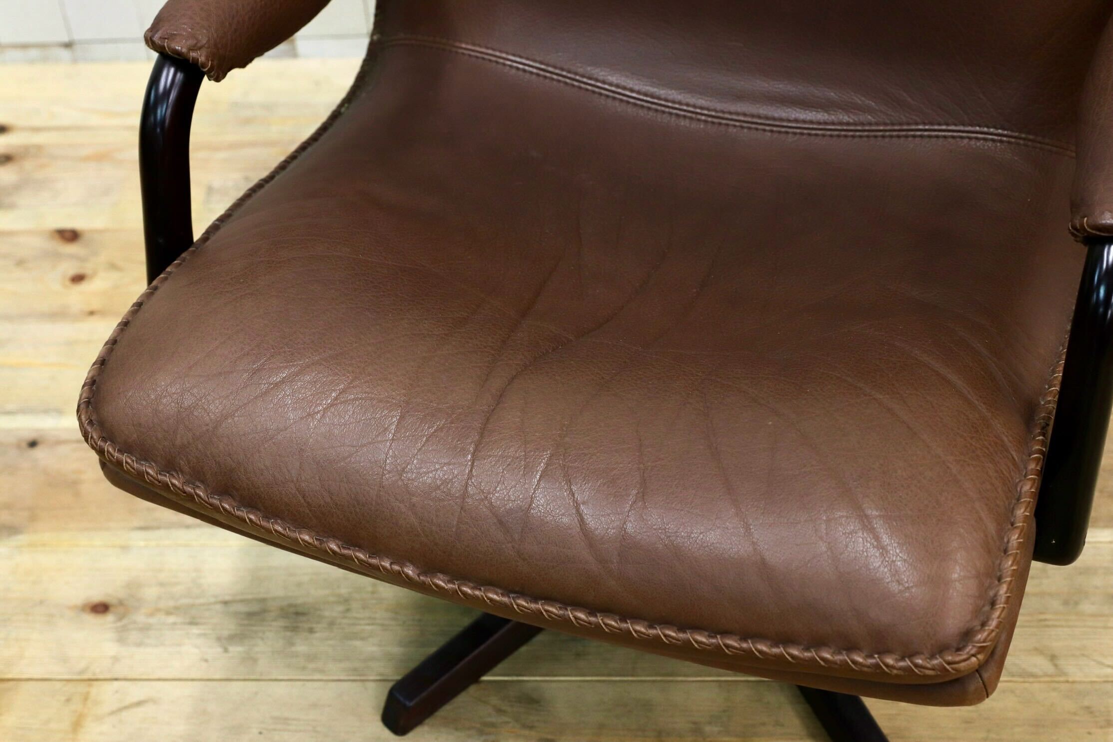 GMIO161A○BERG Furniture / ベルグファニチャー 1人掛けソファ ラウンジチェア 回転式 本革 ミッドセンチュリー ヴィンテージ デンマーク