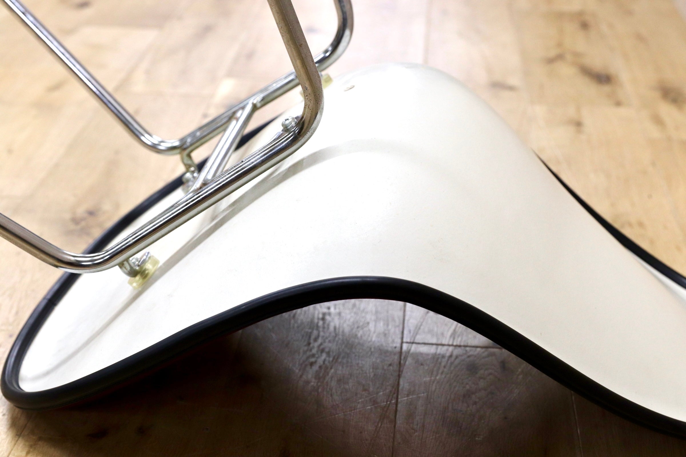 GMJH225C○Herman Miller / ハーマンミラー Eames Side Shell Chair Charles & Ray Eames イームズ サイドシェルチェア ヴィンテージ