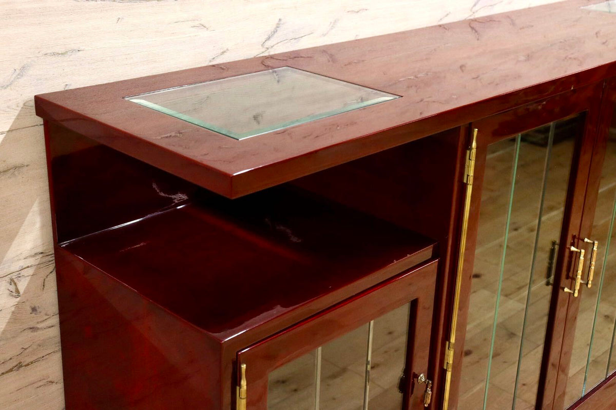 GMJS289◯北谷家具 / KIT FURNITURE サイドボード キャビネット 飾り棚 キュリオケース 仔山羊革張り ヴィンテージ 皇室御用達 最高級