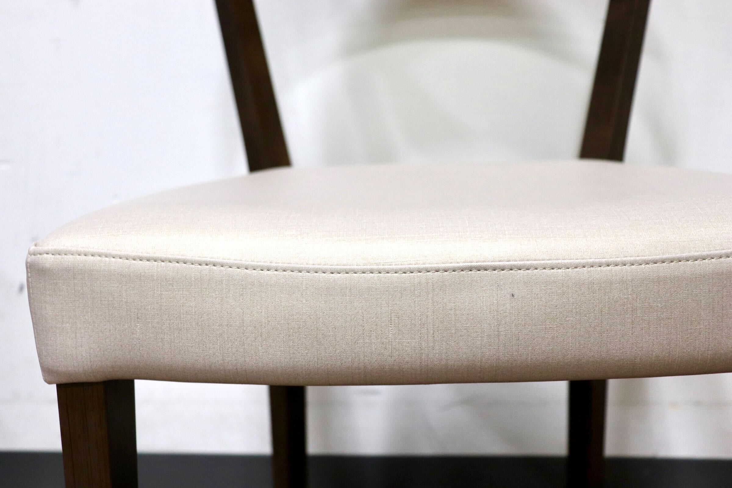 GMHN230B○karimoku / カリモク ダイニングチェア セミアームチェア 食卓椅子 椅子 ラバトリー材 合皮 マニエラ 国産家具 定価4.5万 展示品