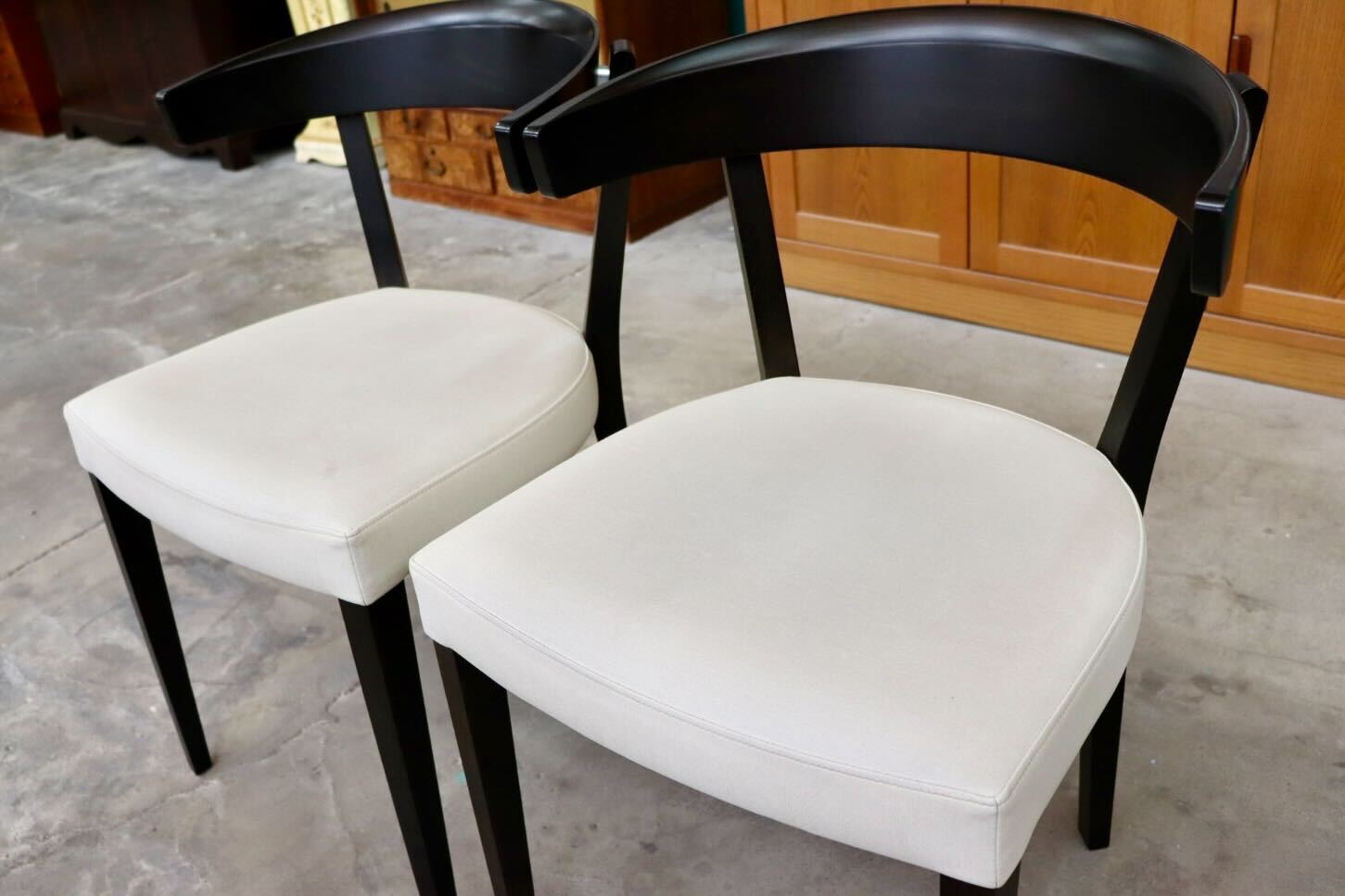 GMIK247C○karimoku / カリモク ダイニングチェア 椅子 食卓椅子 マニエラ 合皮 シンプル モダン 国産家具 2脚セット