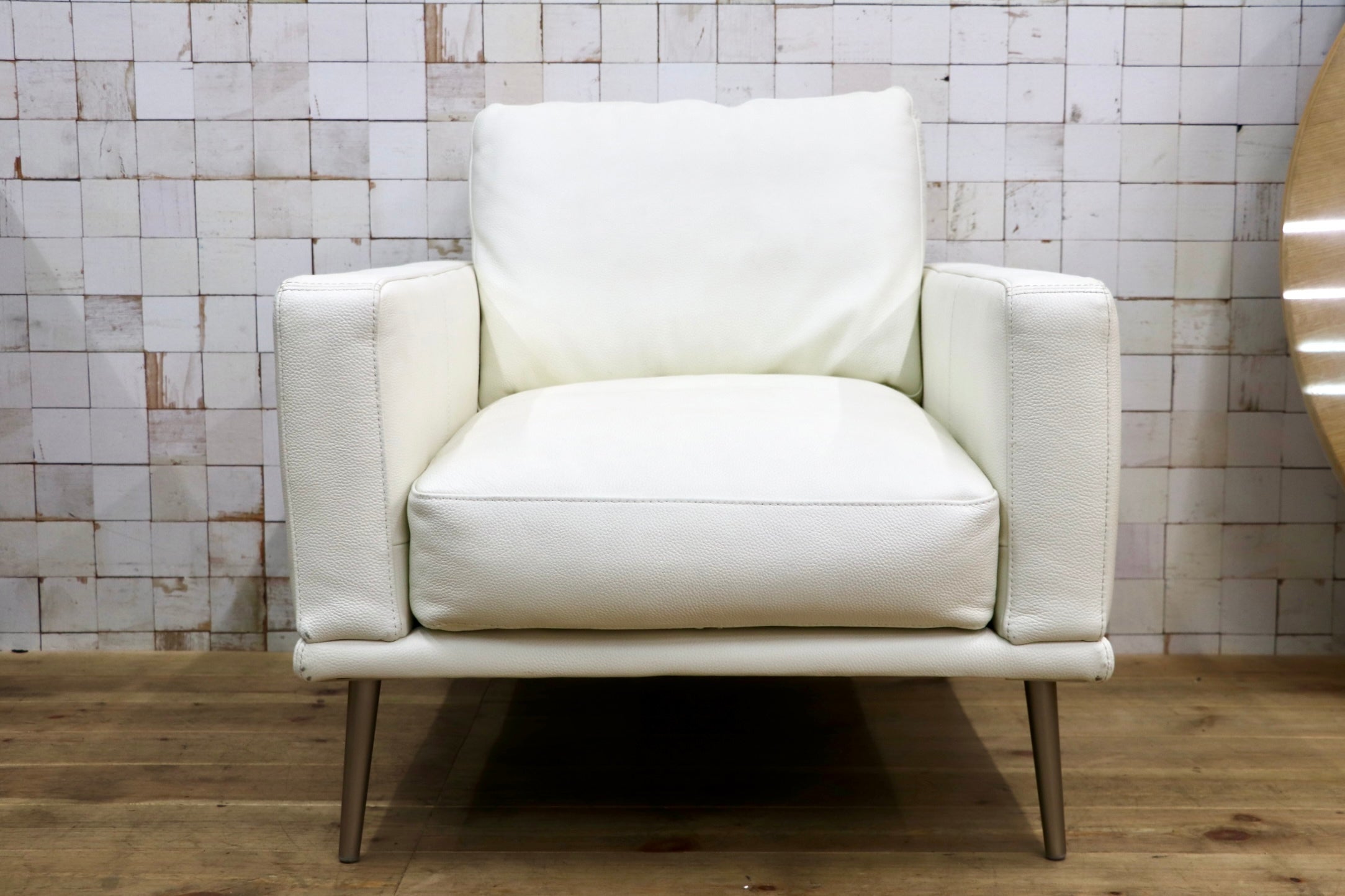 GMJK236○BoConcept / ボーコンセプト Carlton シングルソファ レザー ラウンジチェア 1人掛けソファ ホワイト 本革 定価約40万