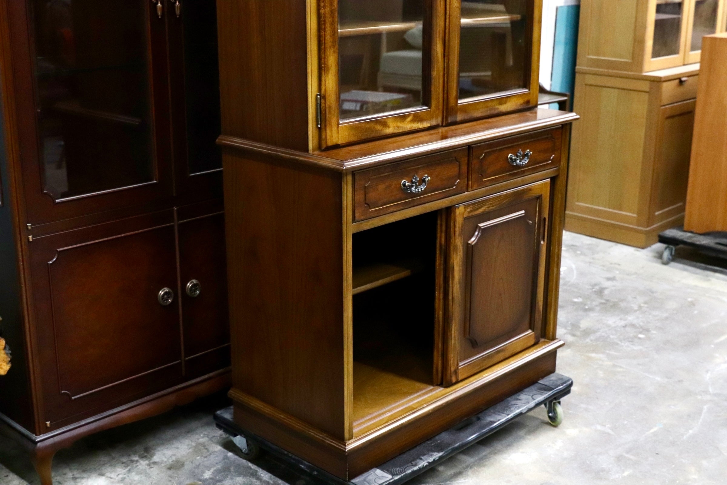 GMJH244◯karimoku / カリモク 食器棚 カップボード ダイニングボード 飾り棚 ガラスキャビネット クラシックスタイル 国産家具