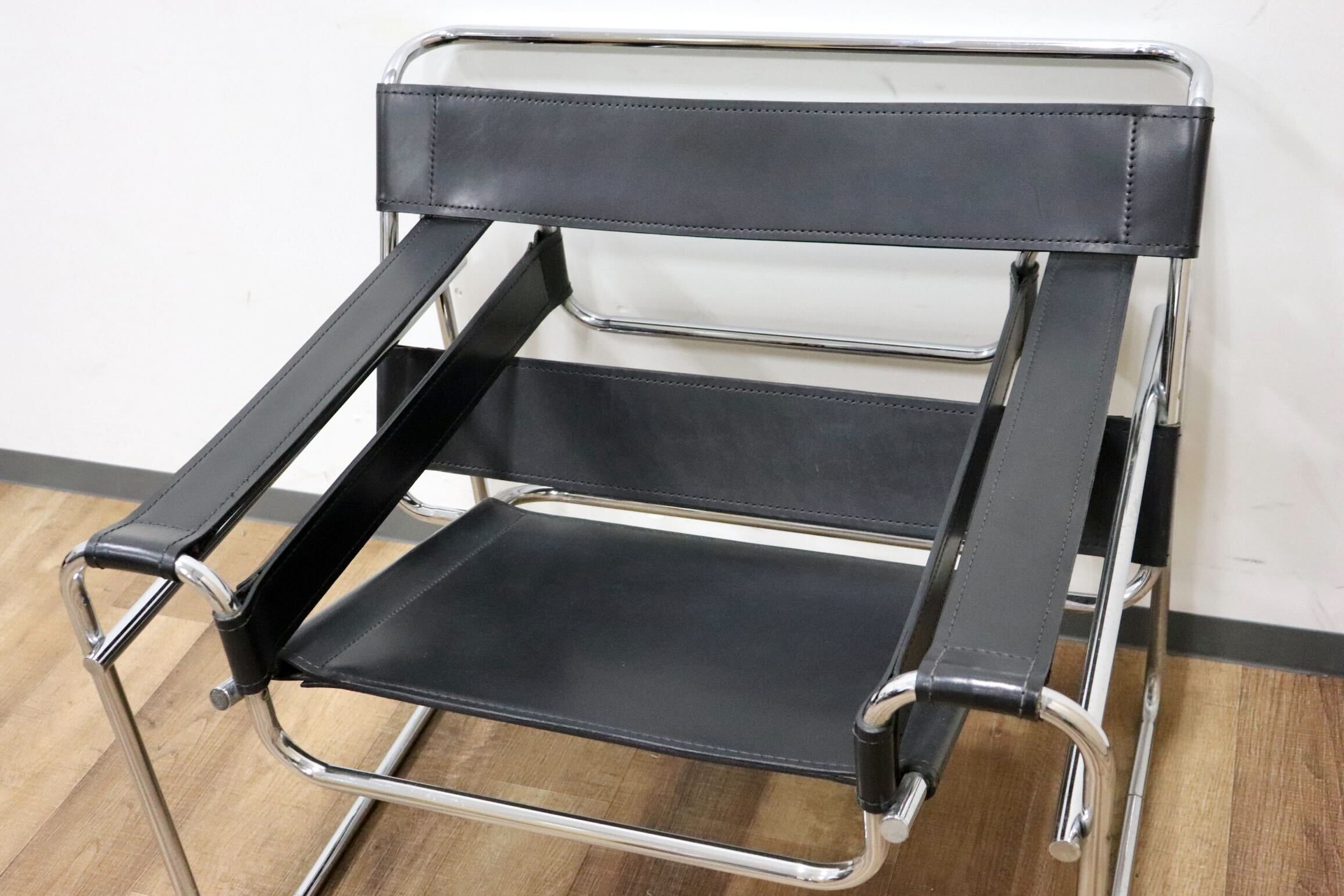 GMHN42A○Wassily Chair ワシリーチェア マルセルブロイヤー アームチェア リプロダクト レザー イタリアモダン 名作椅子