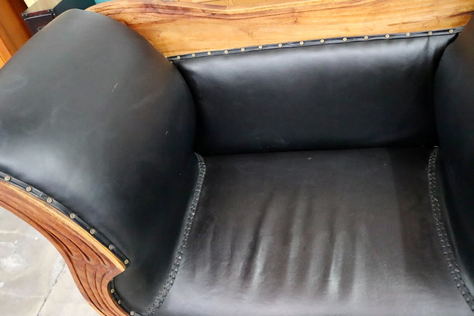 GMIK494B○CORIGGE MARKET / カリッジマーケット マドゥーラ 椅子 1人掛けソファ アームソファ 木製 無垢材 チーク材 手彫り 本革 アジアン