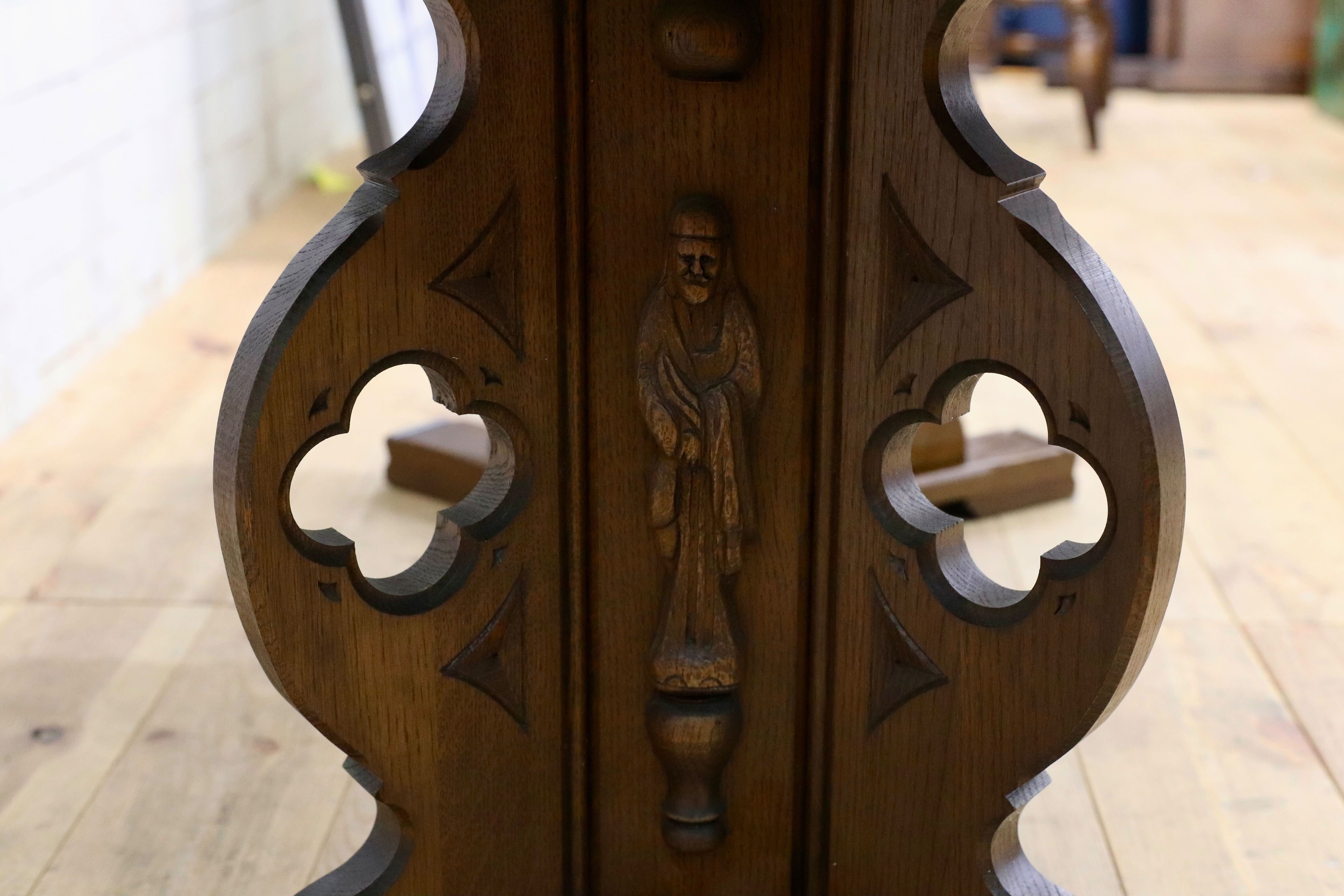 GMNA1○西洋 イギリス アンティーク リビングテーブル センターテーブル 応接机 木製 クラシック 彫刻細工 オールドカントリー オーク材