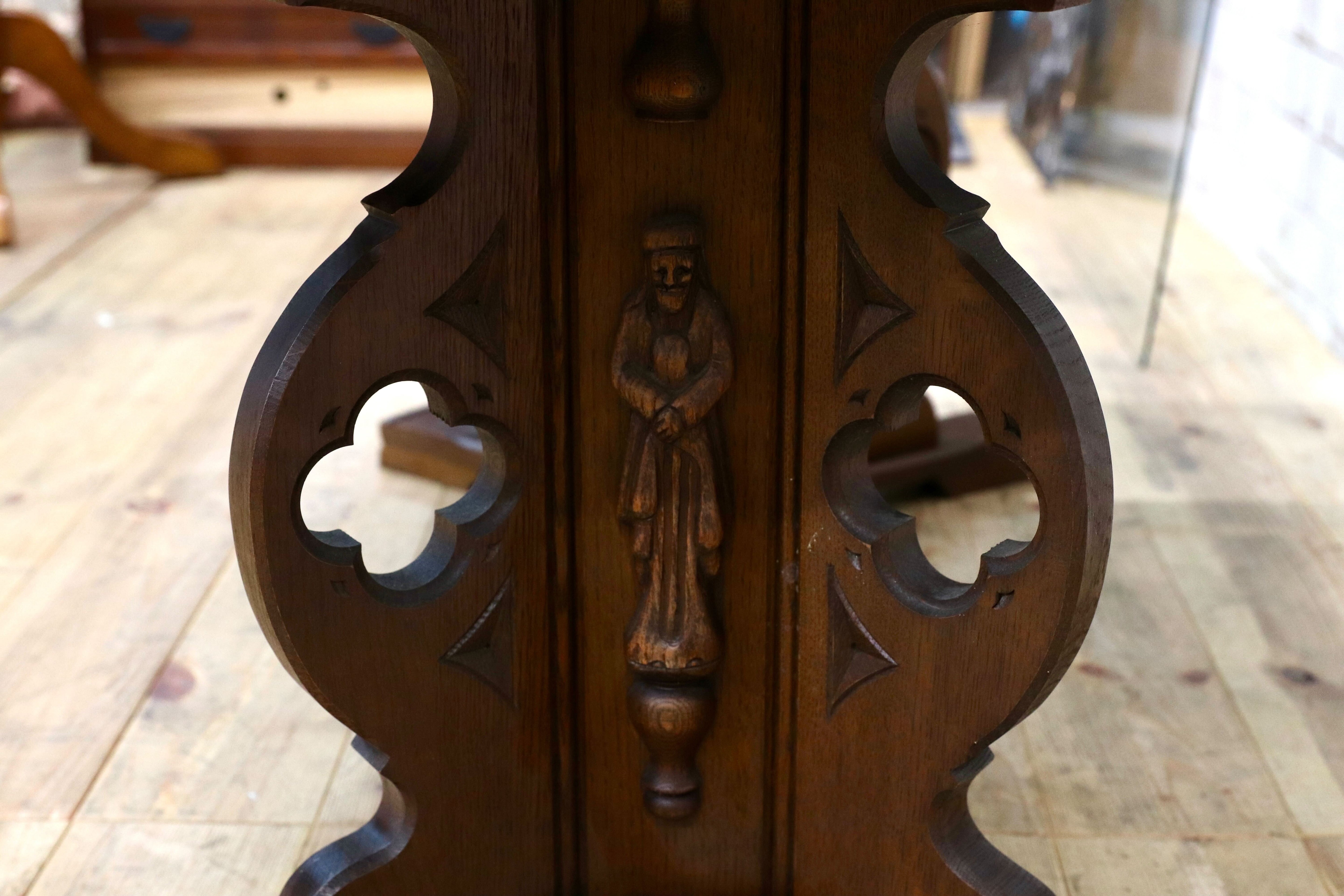 GMNA1○西洋 イギリス アンティーク リビングテーブル センターテーブル 応接机 木製 クラシック 彫刻細工 オールドカントリー オーク材