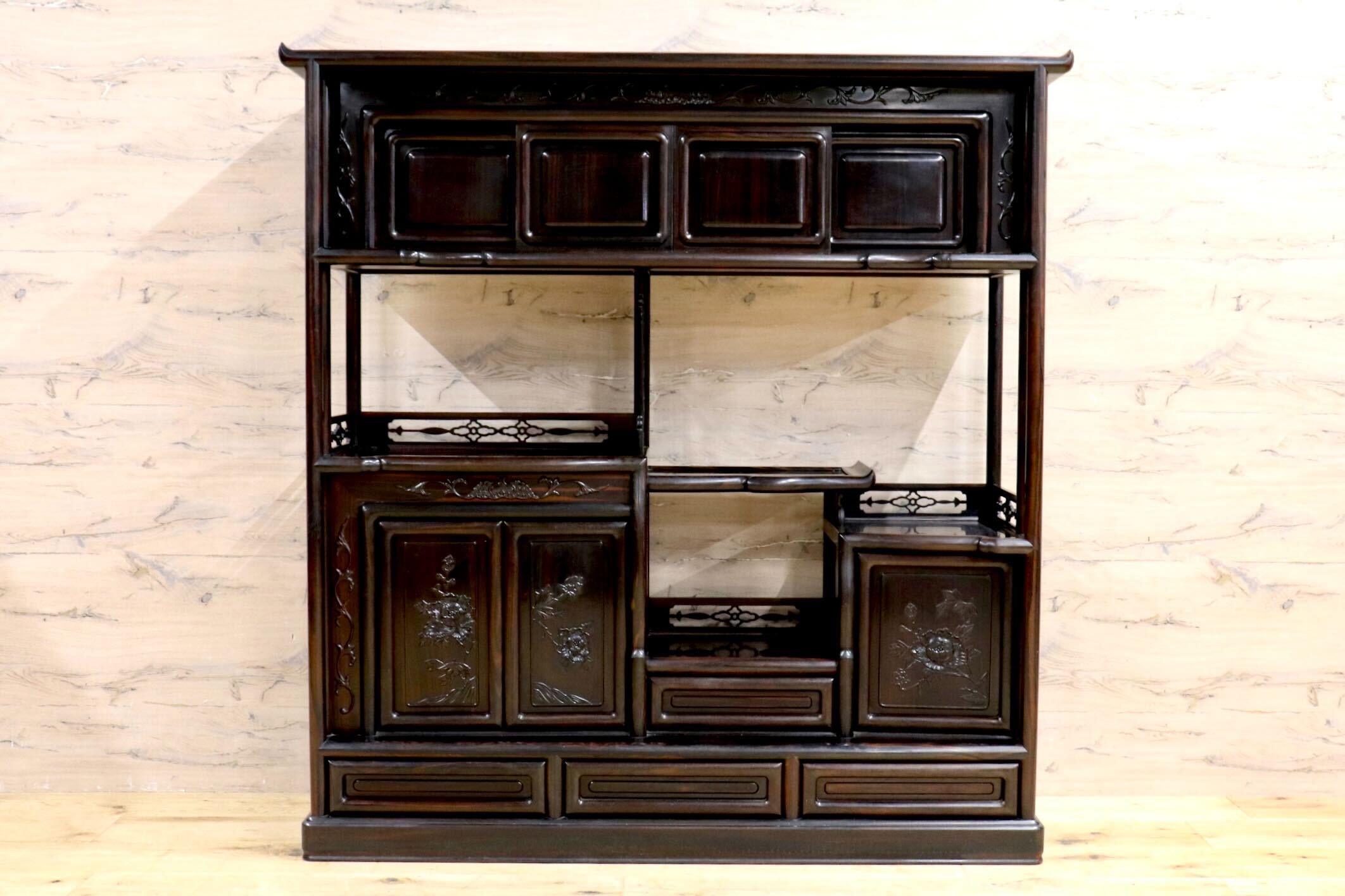 GMIH344○黒檀 茶棚 飾り棚 違い棚 サイドボード キャビネット 唐木家具 透かし彫り 和家具 レトロ 和室 和モダン 唐木家具 アンティーク