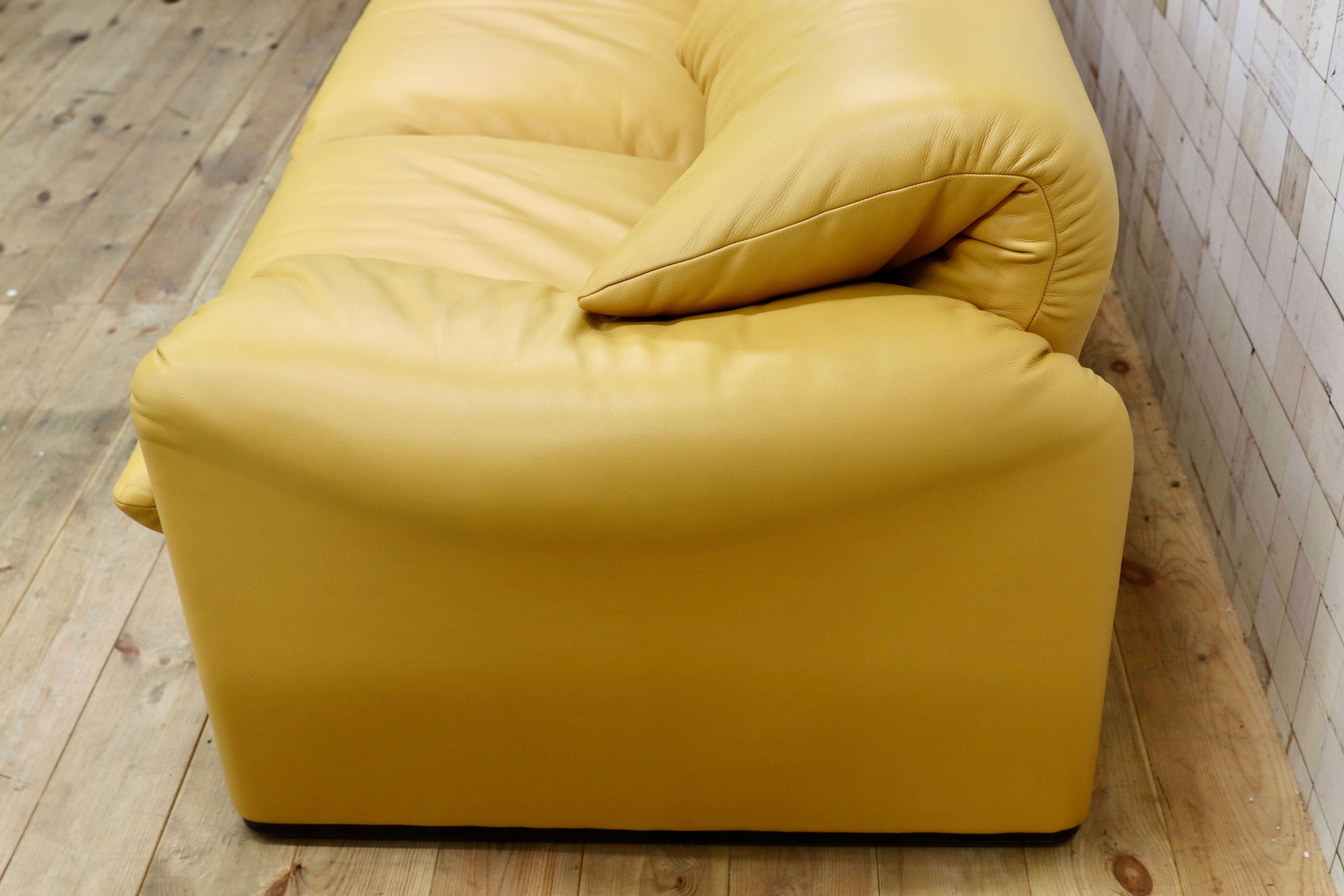 GMIK889○Cassina / カッシーナ MARALUNGA マラルンガ 3人掛けソファ トリプルソファ マスタードイエロー ヴィコ マジストレッティ 約262万