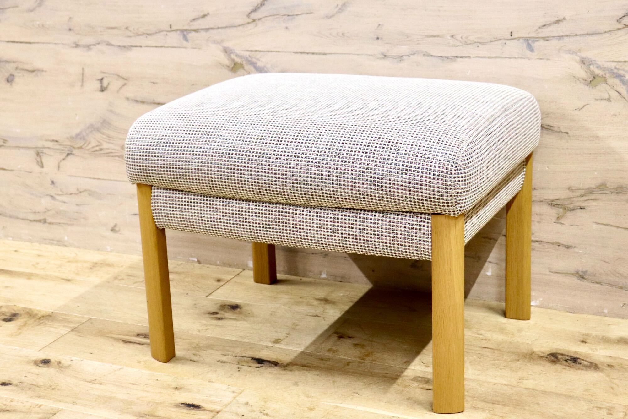 GMIS190B○karimoku / カリモク オットマン スツール ファブリック オーク材 ナチュラル シンプル モダン 国産家具 展示品 定価約6.1万