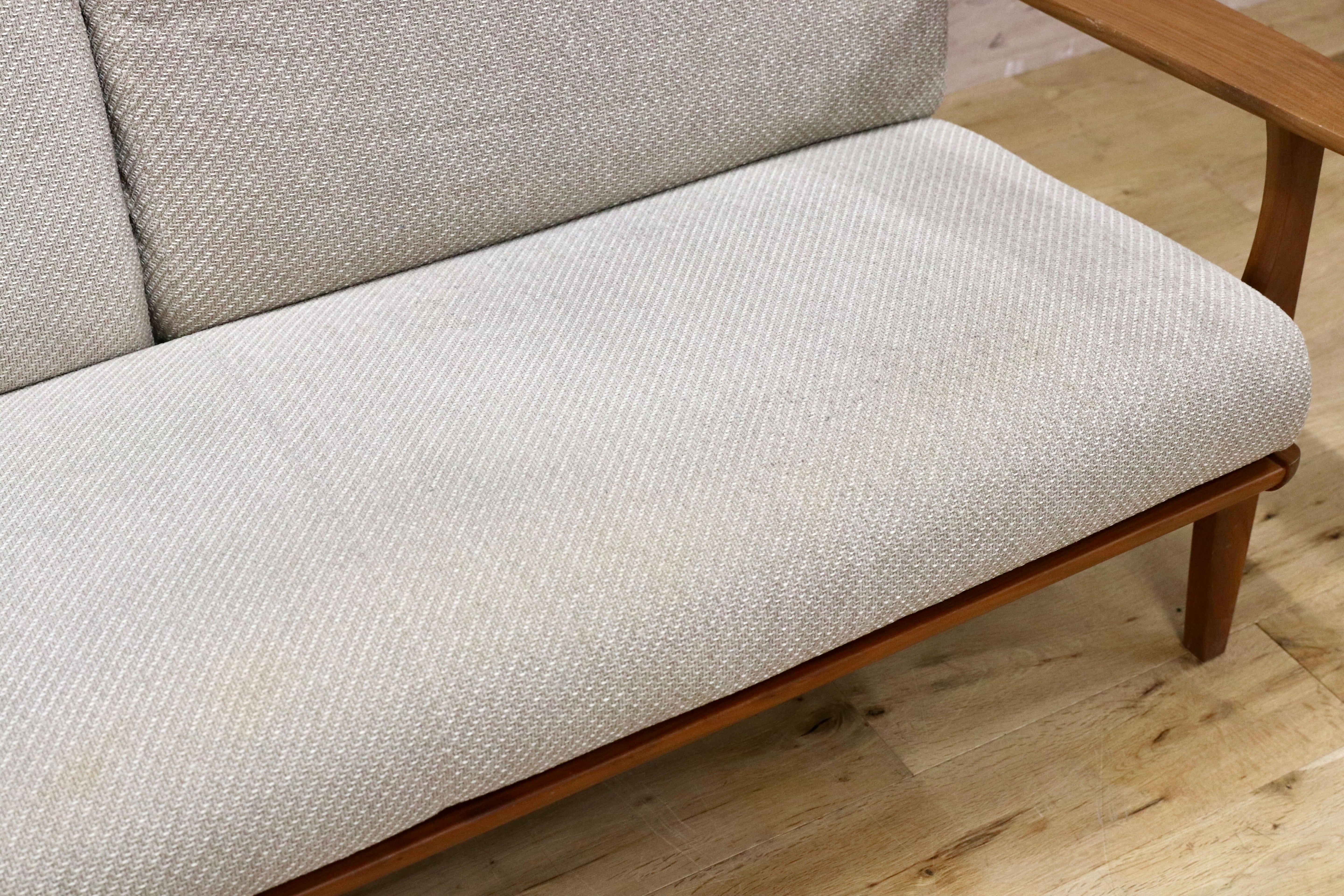 GMIH486○karimoku / カリモク WU6162 2人掛けソファ ラブソファ ウォールナット材 布張り 定価約36.8万