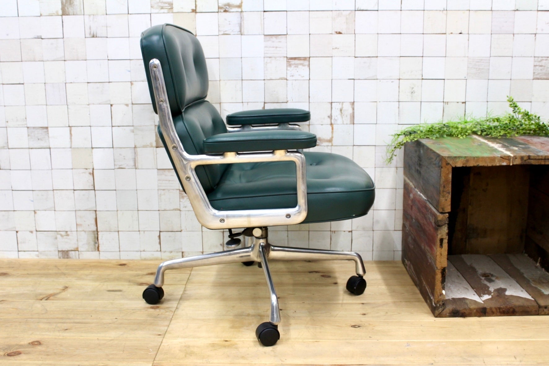 GMJO87P○Herman Miller / ハーマンミラー イームズ エグゼクティブチェア タイムライフチェア 本革 グリーン チャールズ＆レイ 定価約95万