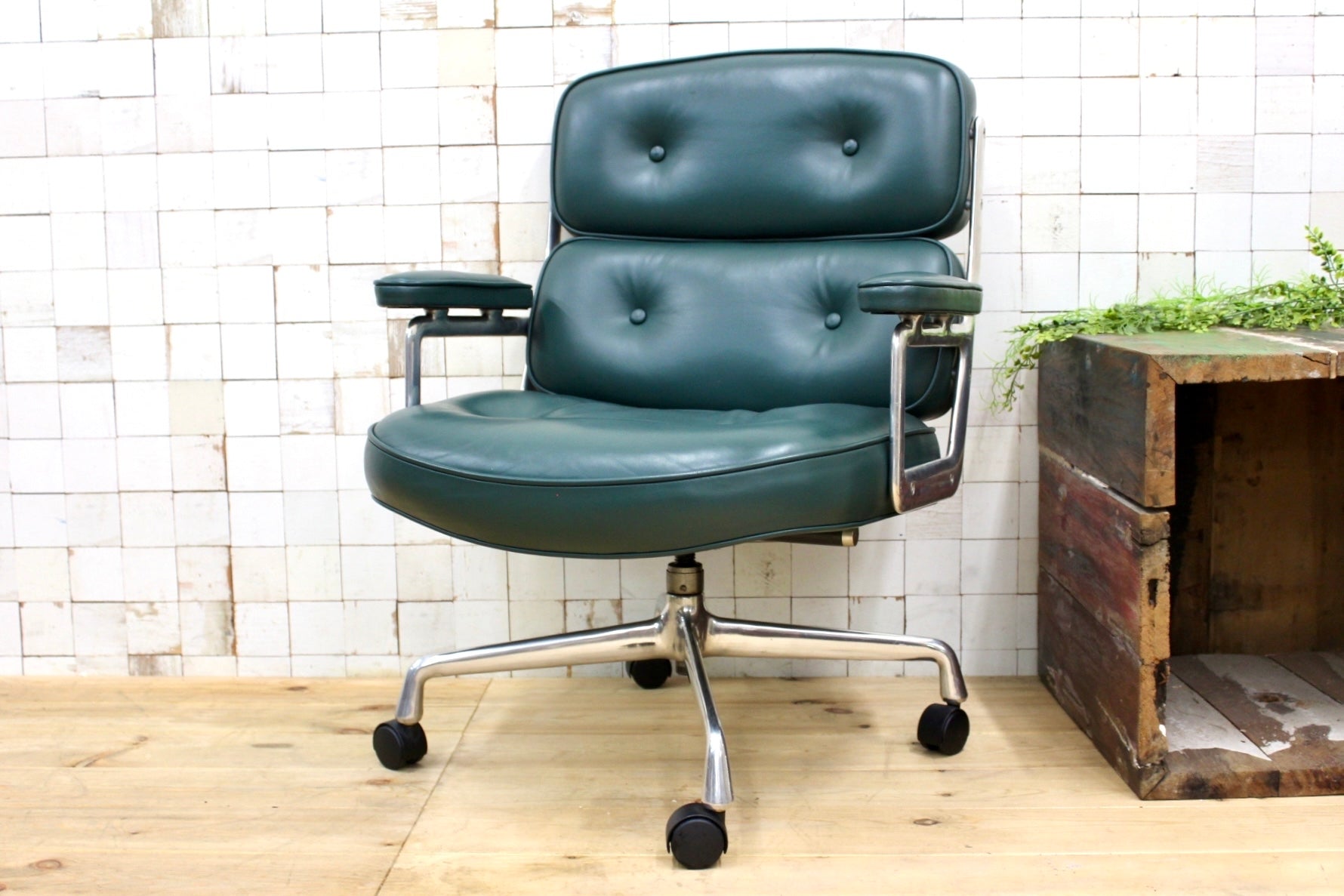 GMJO87R○Herman Miller / ハーマンミラー イームズ エグゼクティブチェア タイムライフチェア 本革 グリーン チャールズ＆レイ 定価約95万
