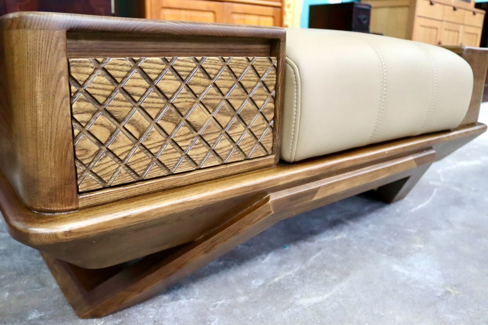 GMIS273○シングルソファ 1人掛けソファ ベンチ 椅子 本革 引き出し 収納付き 木製 無垢材 彫り クラシック アジアン 展示品