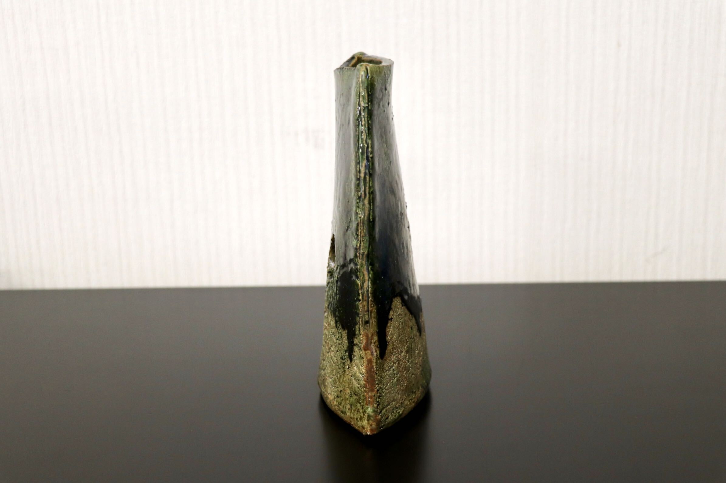 GMJK374A○美濃焼 菱野窯 大津豊泉作 織部 花入 花器 花瓶 一輪挿し 華道具 茶道具 飾り壺 伝統工芸 和モダン