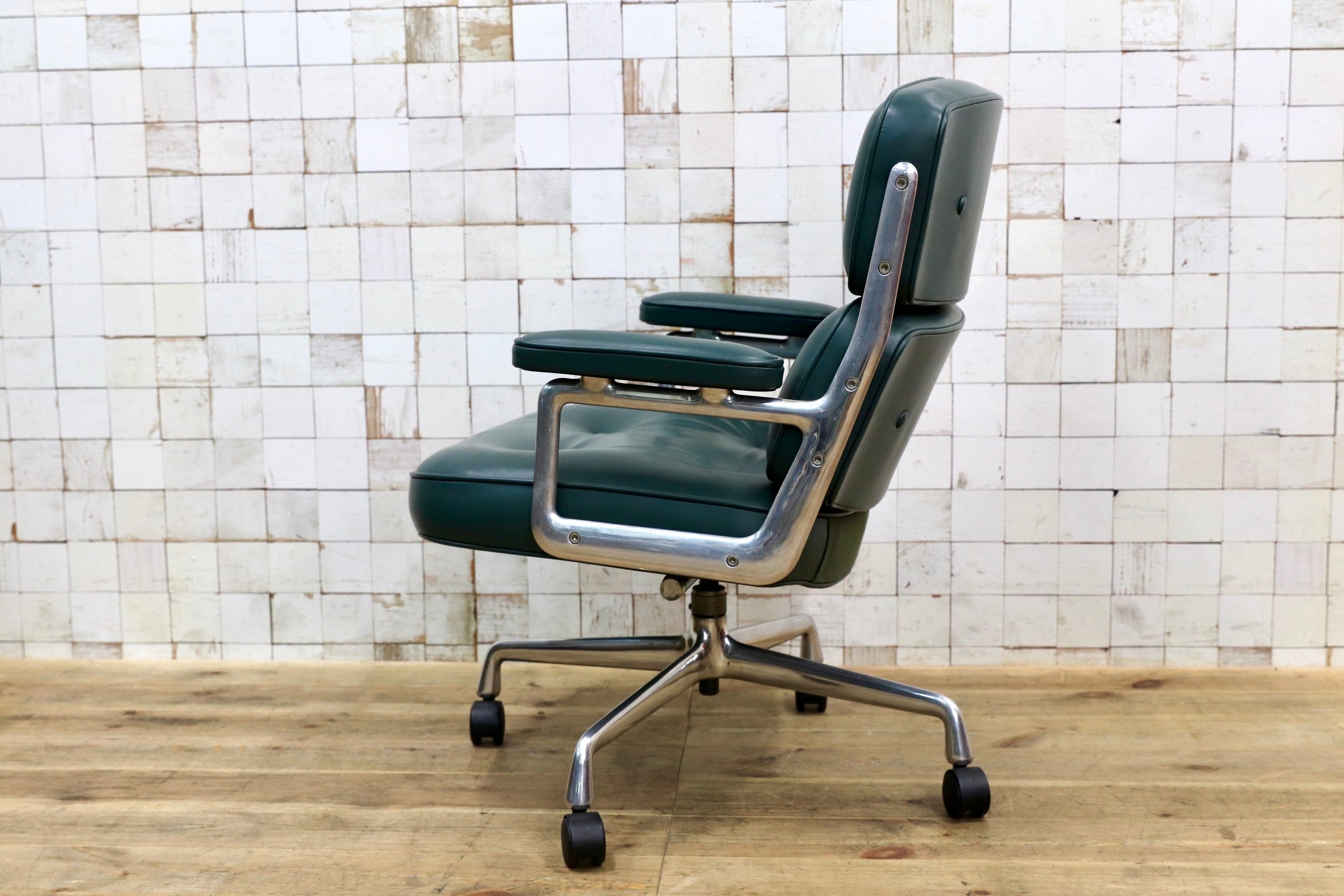 GMJO87B○Herman Miller / ハーマンミラー イームズ エグゼクティブチェア タイムライフチェア 本革 グリーン チャールズ＆レイ 定価約95万