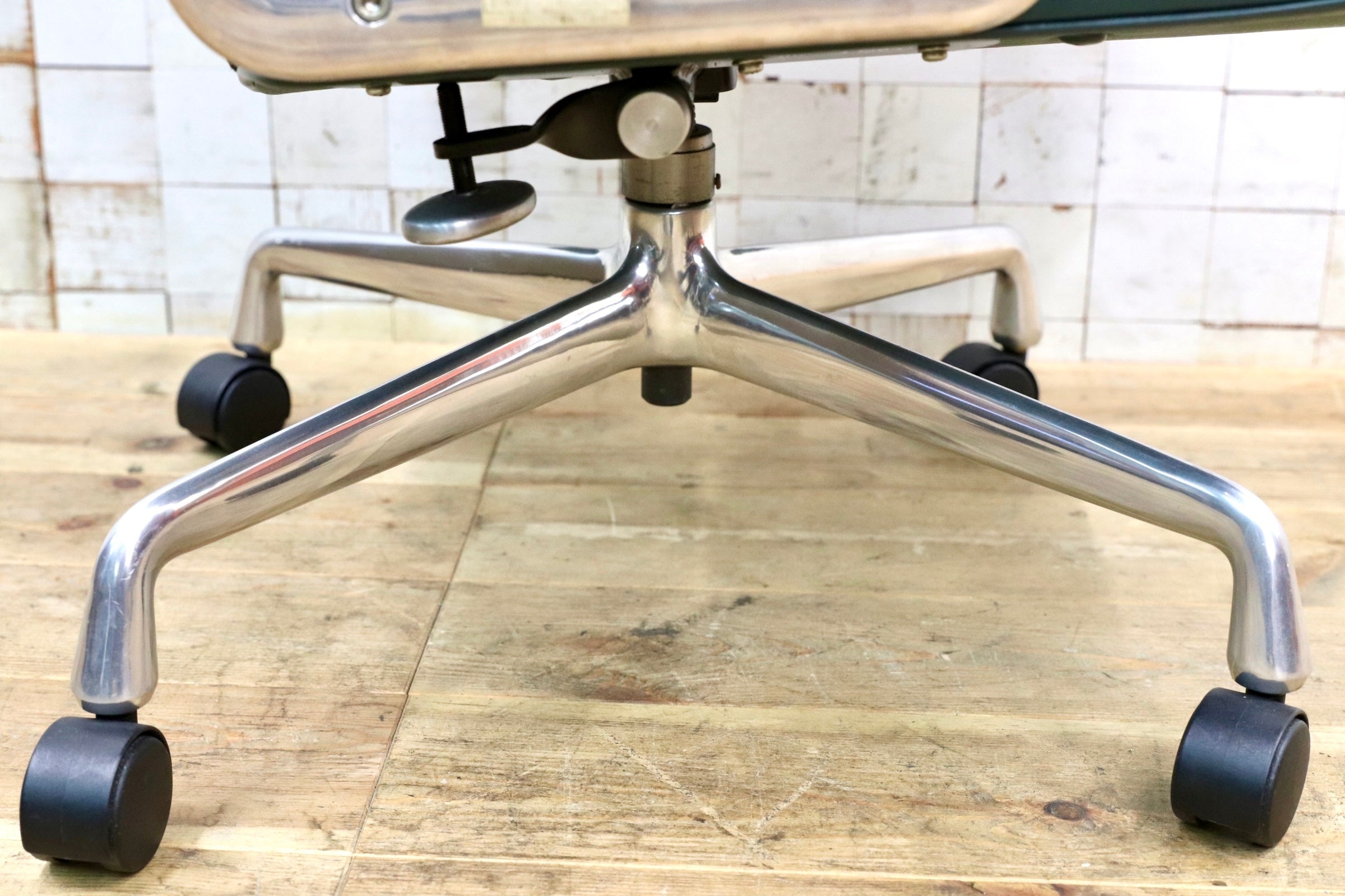 GMJO87B○Herman Miller / ハーマンミラー イームズ エグゼクティブチェア タイムライフチェア 本革 グリーン チャールズ＆レイ 定価約95万