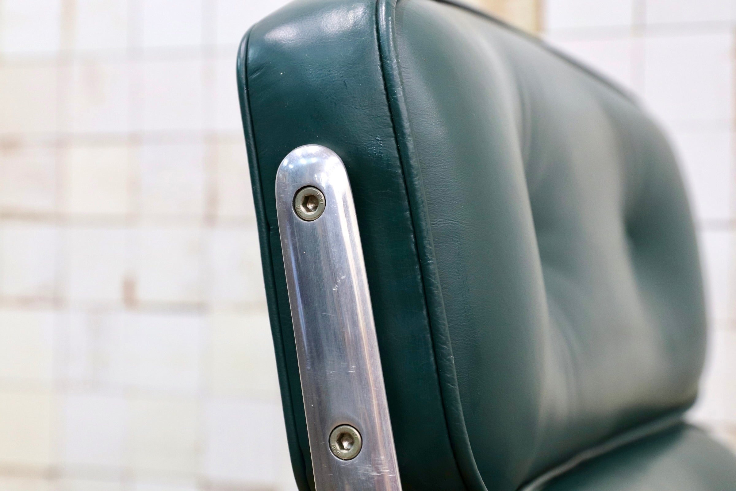 GMJO87B○Herman Miller / ハーマンミラー イームズ エグゼクティブチェア タイムライフチェア 本革 グリーン チャールズ＆レイ 定価約95万