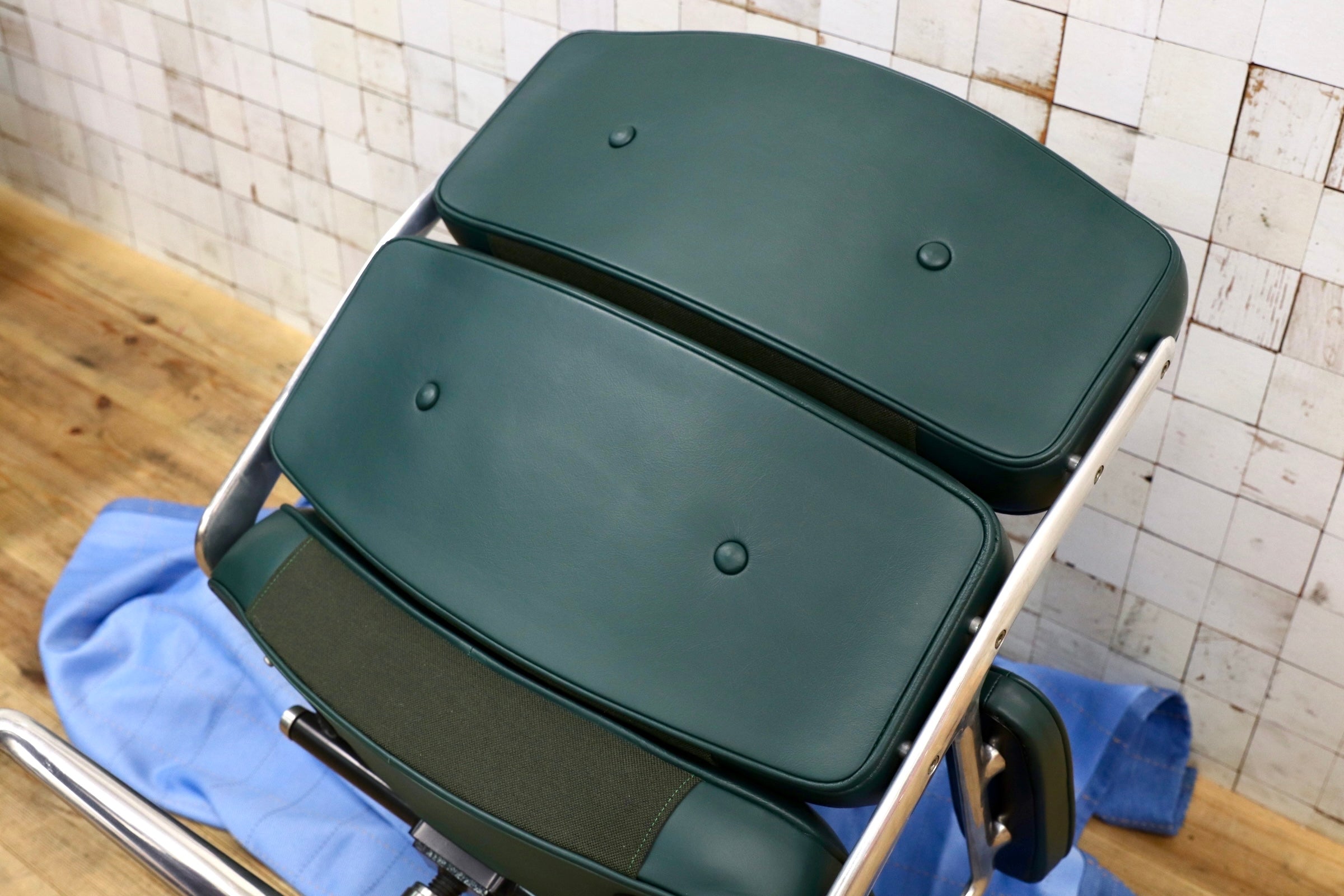 GMJO87B○Herman Miller / ハーマンミラー イームズ エグゼクティブチェア タイムライフチェア 本革 グリーン チャールズ＆レイ 定価約95万