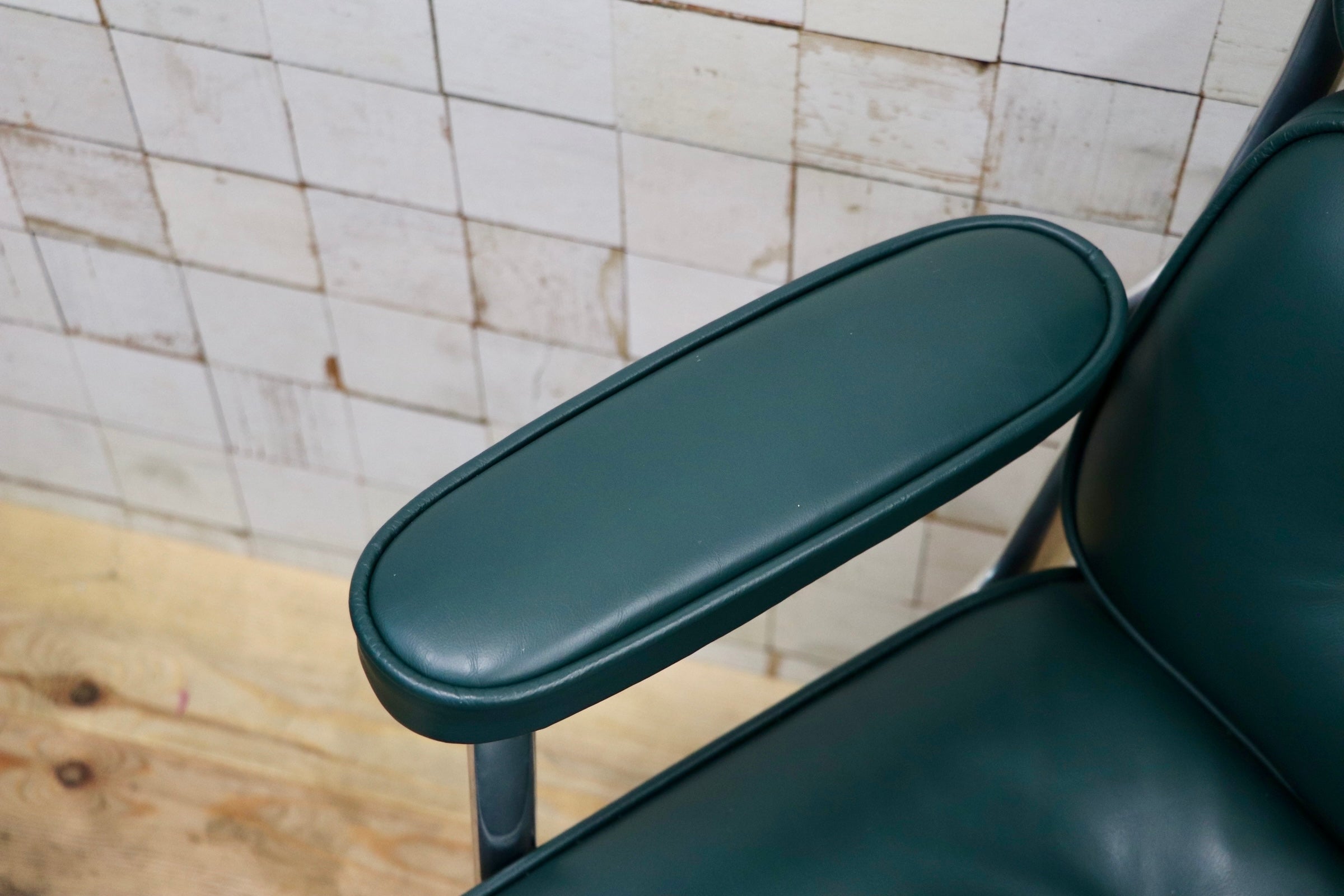 GMJO87F○Herman Miller / ハーマンミラー イームズ エグゼクティブチェア タイムライフチェア 本革 グリーン チャールズ＆レイ 定価約95万