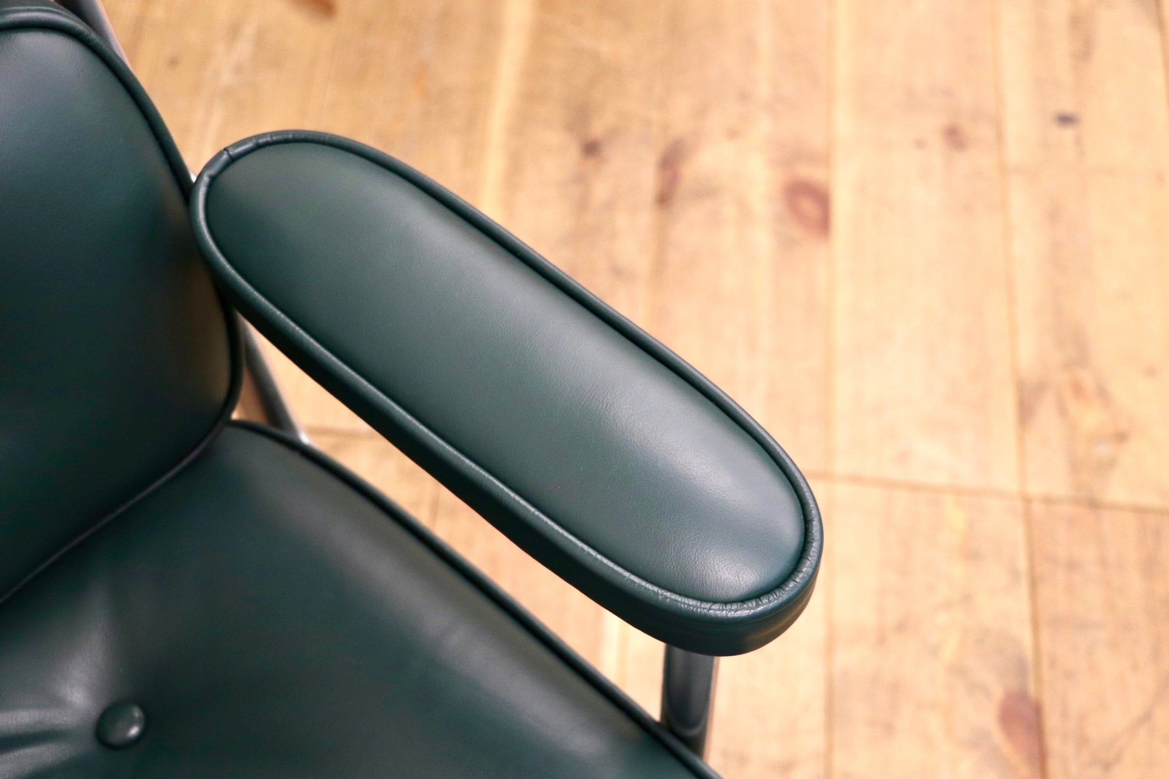 GMJO87F○Herman Miller / ハーマンミラー イームズ エグゼクティブチェア タイムライフチェア 本革 グリーン チャールズ＆レイ 定価約95万