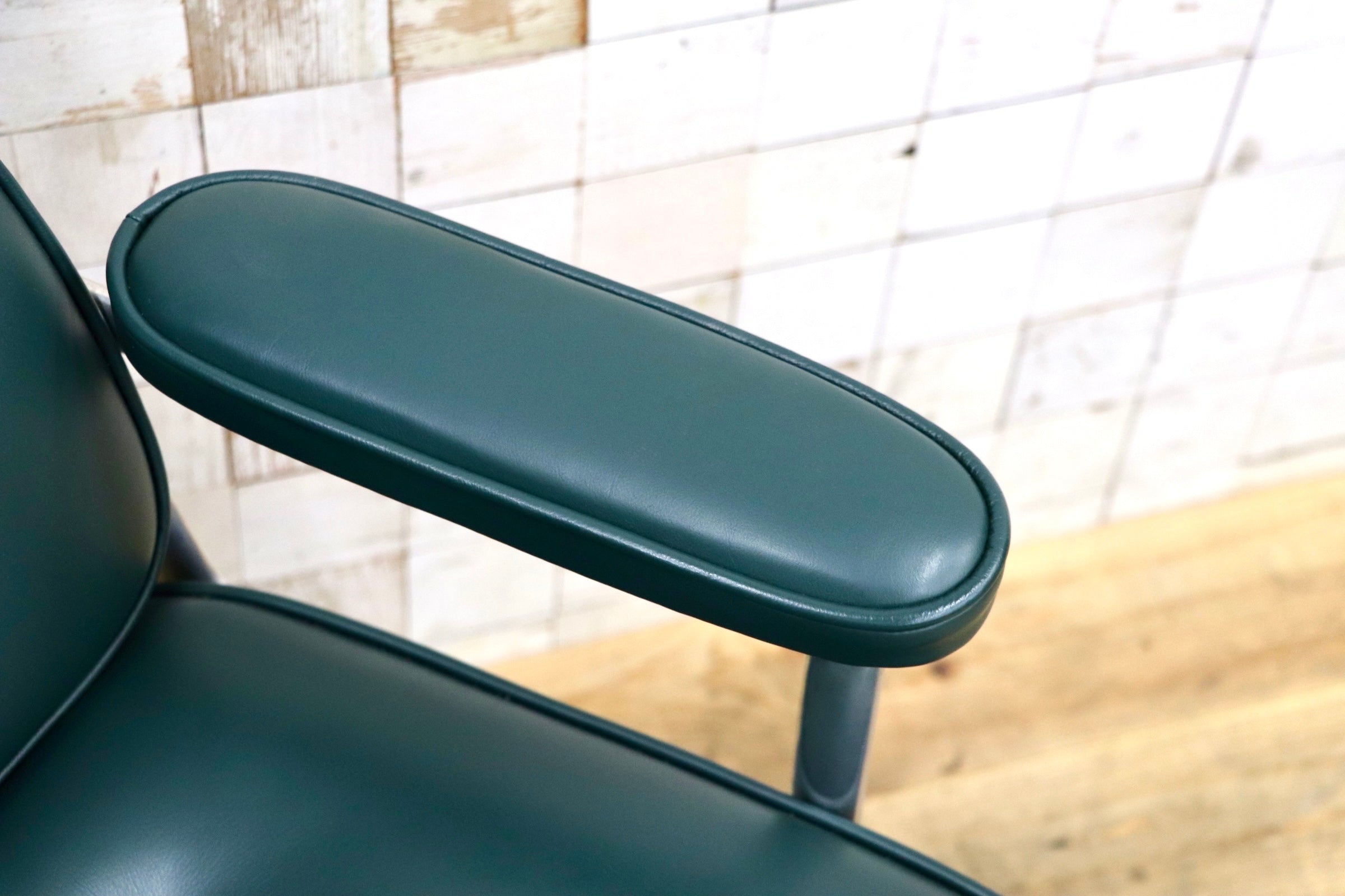 GMJO87I○Herman Miller / ハーマンミラー イームズ エグゼクティブチェア タイムライフチェア 本革 グリーン チャールズ＆レイ 定価約95万