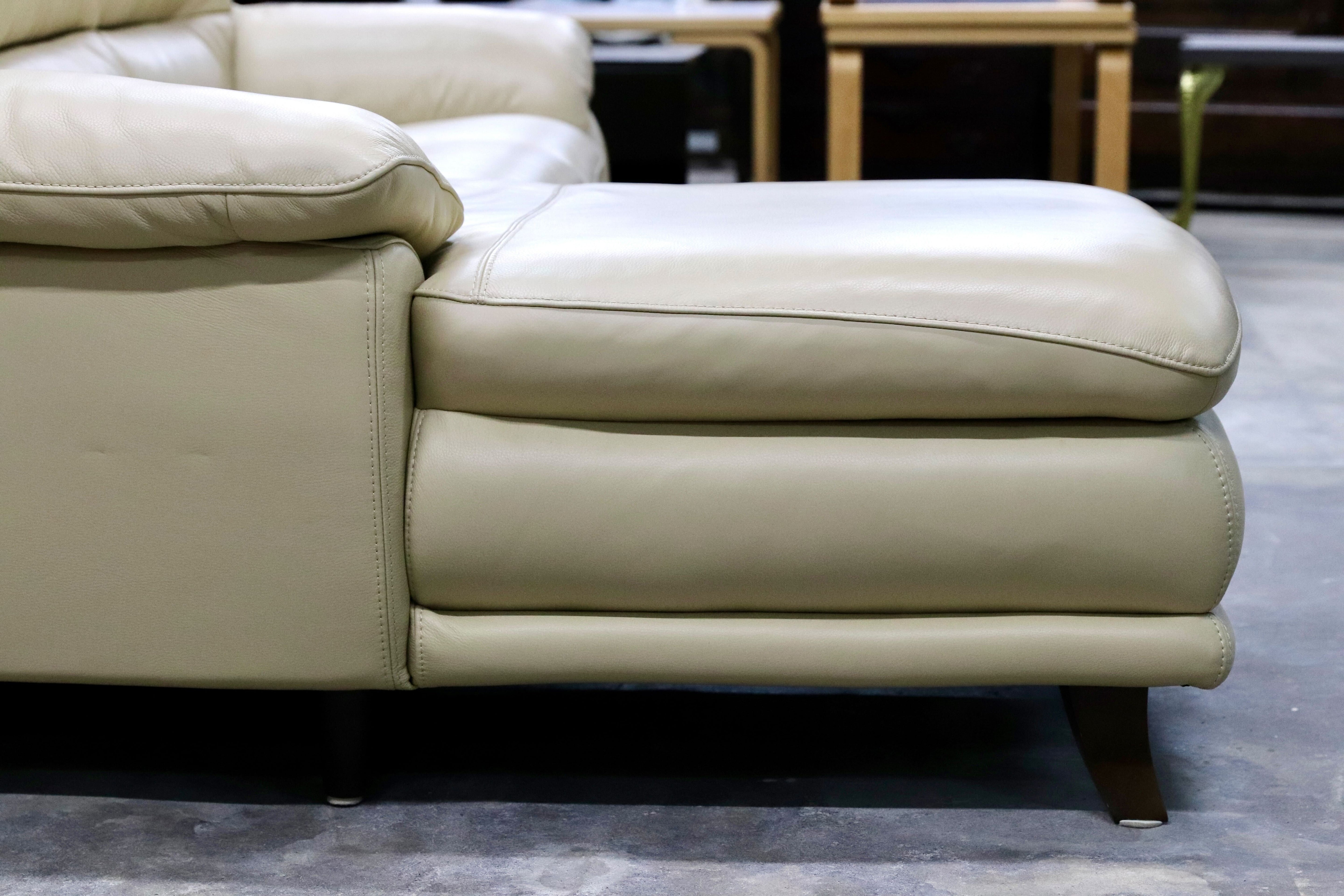GMIK498○IDC大塚家具 オースチン カウチソファ コーナーソファ モダン 総本革 クリーム色 約40万 美品