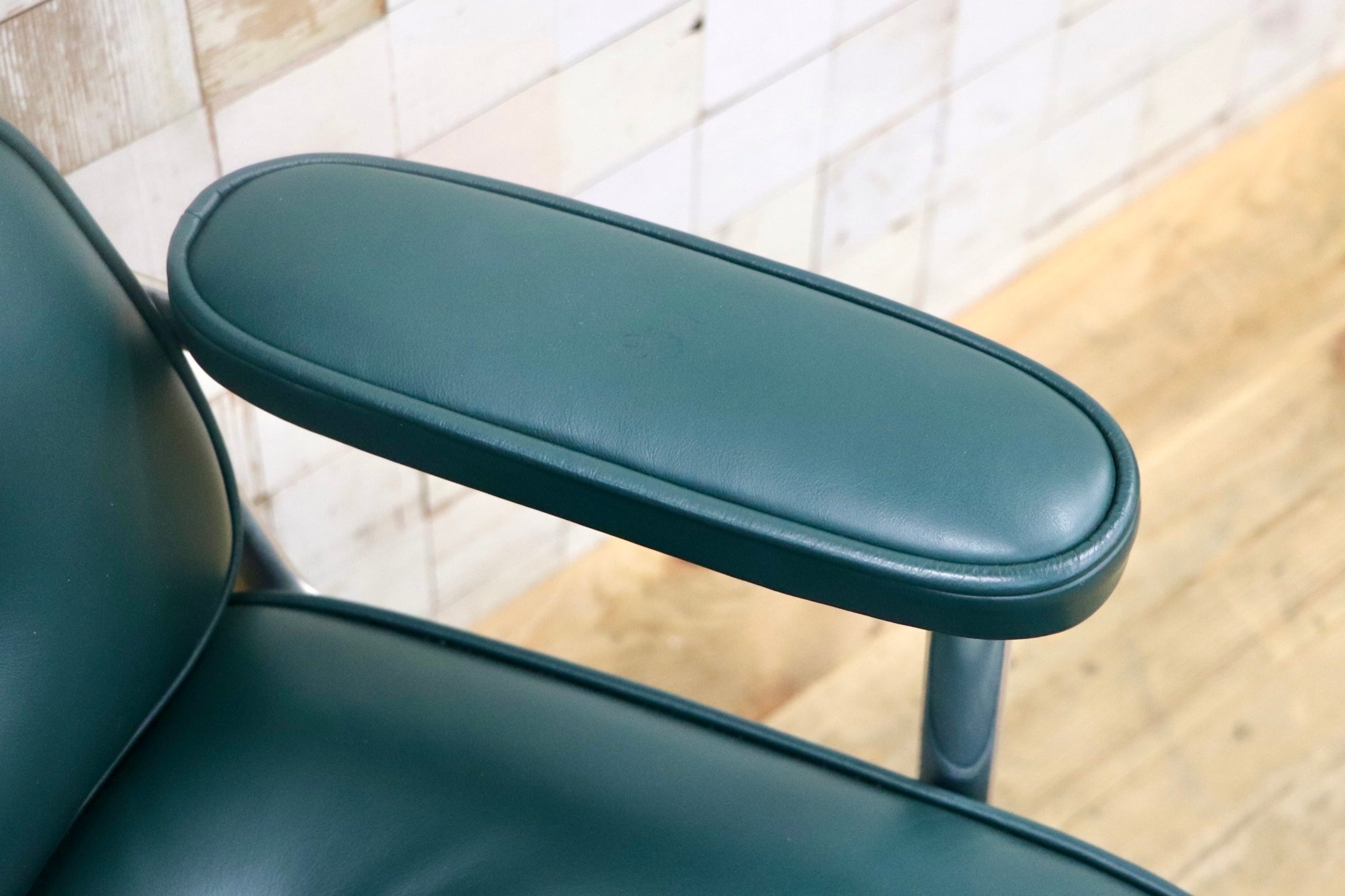 GMJO87O○Herman Miller / ハーマンミラー イームズ エグゼクティブチェア タイムライフチェア 本革 グリーン チャールズ＆レイ 定価約95万
