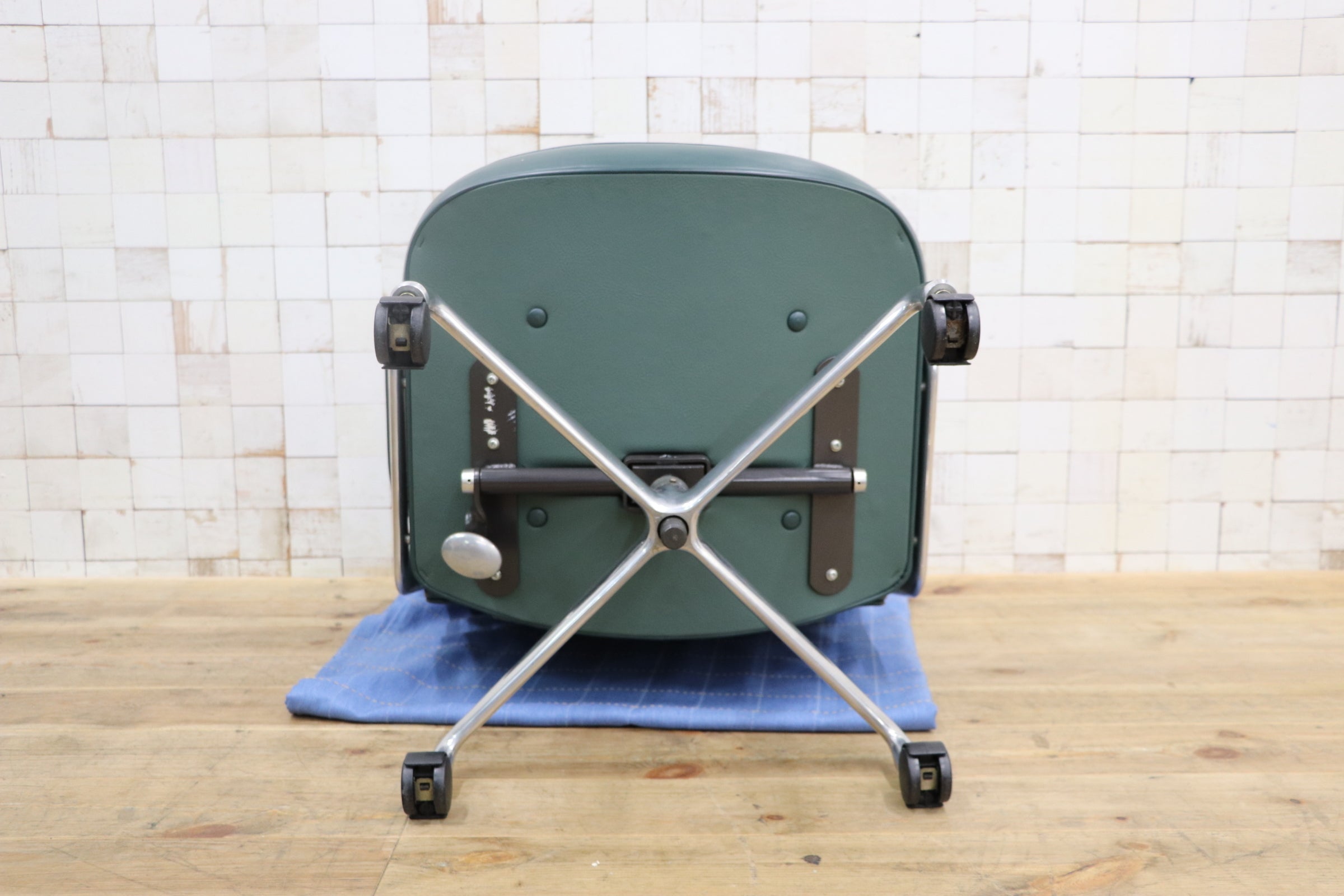 GMJO87O○Herman Miller / ハーマンミラー イームズ エグゼクティブチェア タイムライフチェア 本革 グリーン チャールズ＆レイ 定価約95万