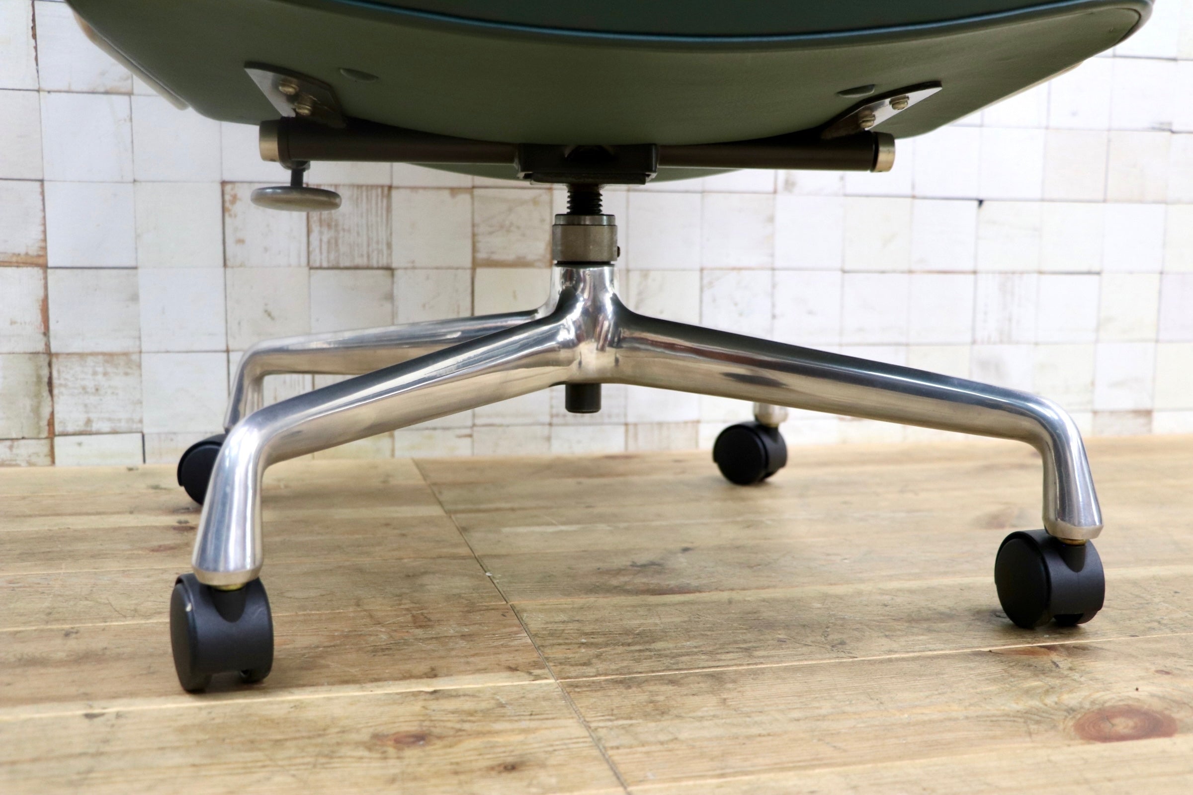 GMJO87S○Herman Miller / ハーマンミラー イームズ エグゼクティブチェア タイムライフチェア 本革 グリーン チャールズ＆レイ 定価約95万