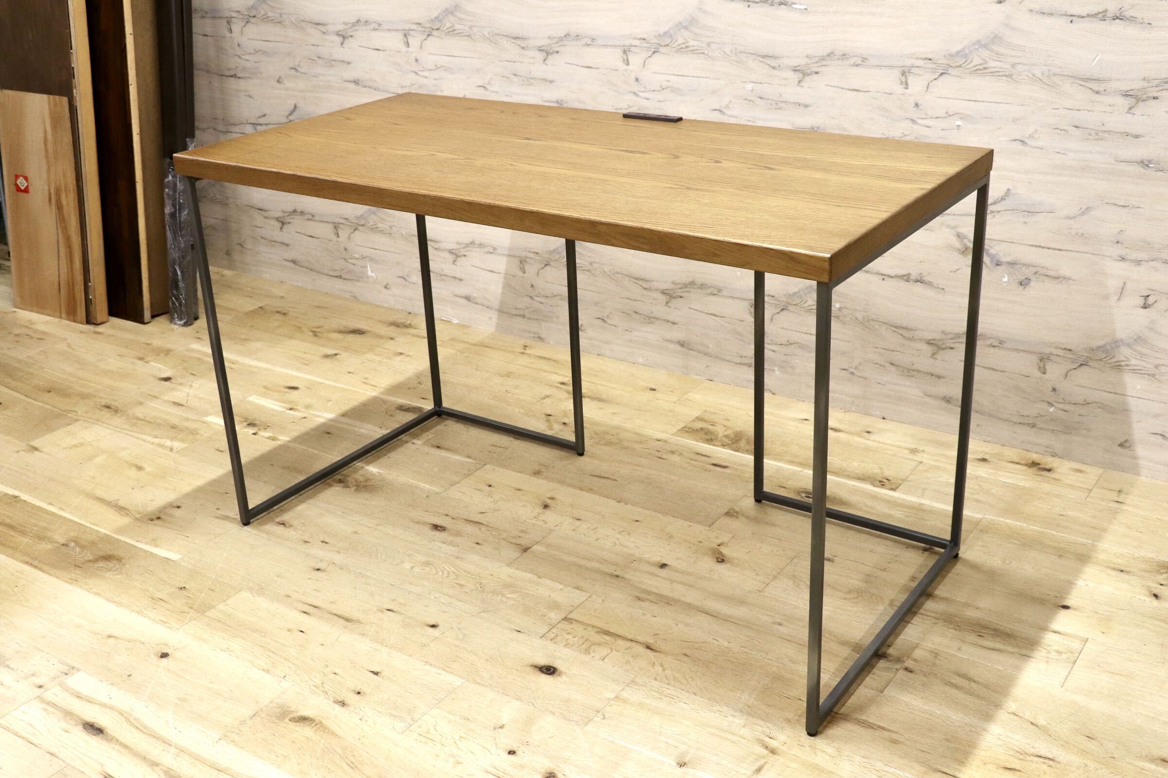 GMJH323A○CRASH GATE / クラッシュゲート DOCK DESK ドックデスク アイアンレッグデスク 関家具 モダン オーク材 展示品 定価約7.4万円