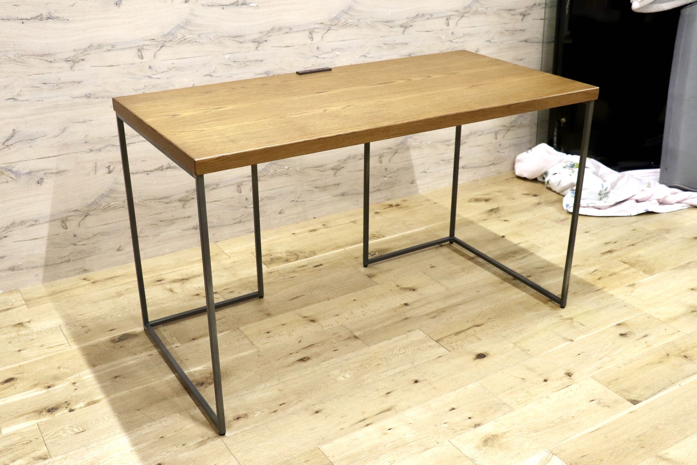 GMJH323A○CRASH GATE / クラッシュゲート DOCK DESK ドックデスク アイアンレッグデスク 関家具 モダン オーク材 展示品 定価約7.4万円